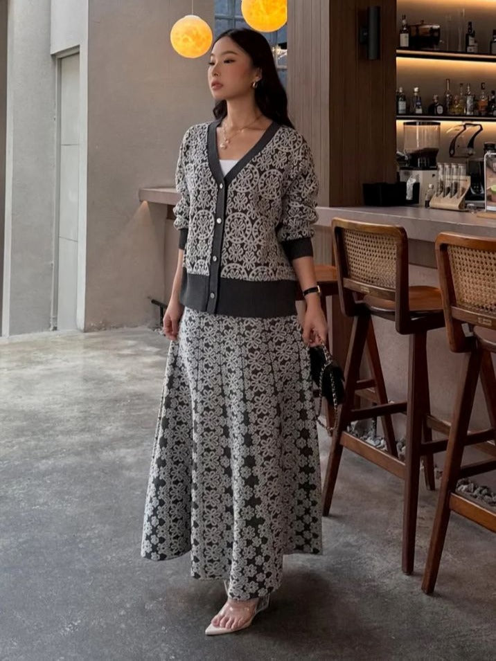 Atasan yang Cocok untuk Menyamarkan Perut Buncit