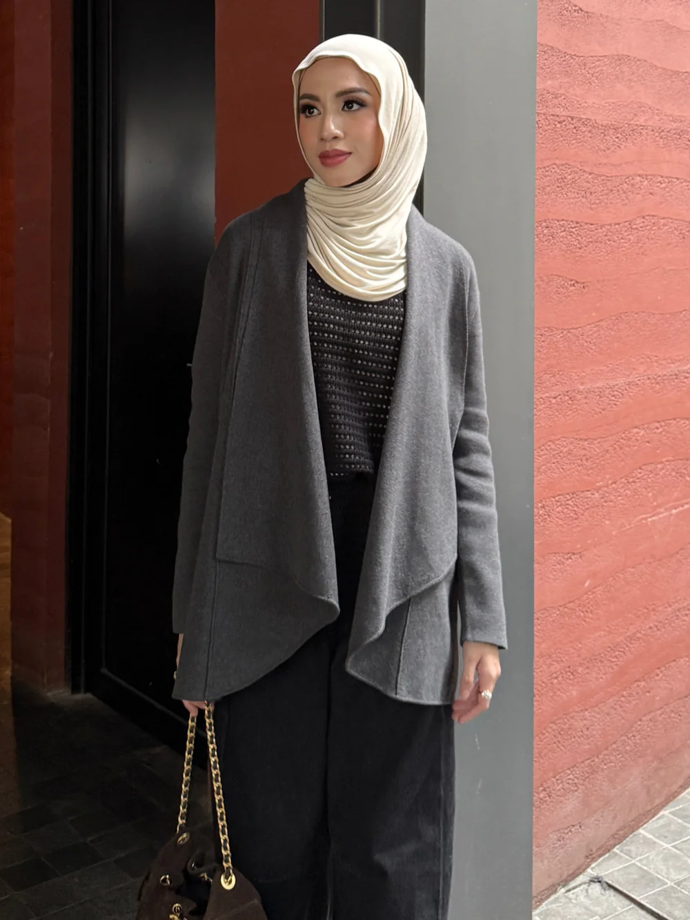 Outerwear Wanita yang Bisa Dipakai Berkali-kali Tanpa Terlihat Sama