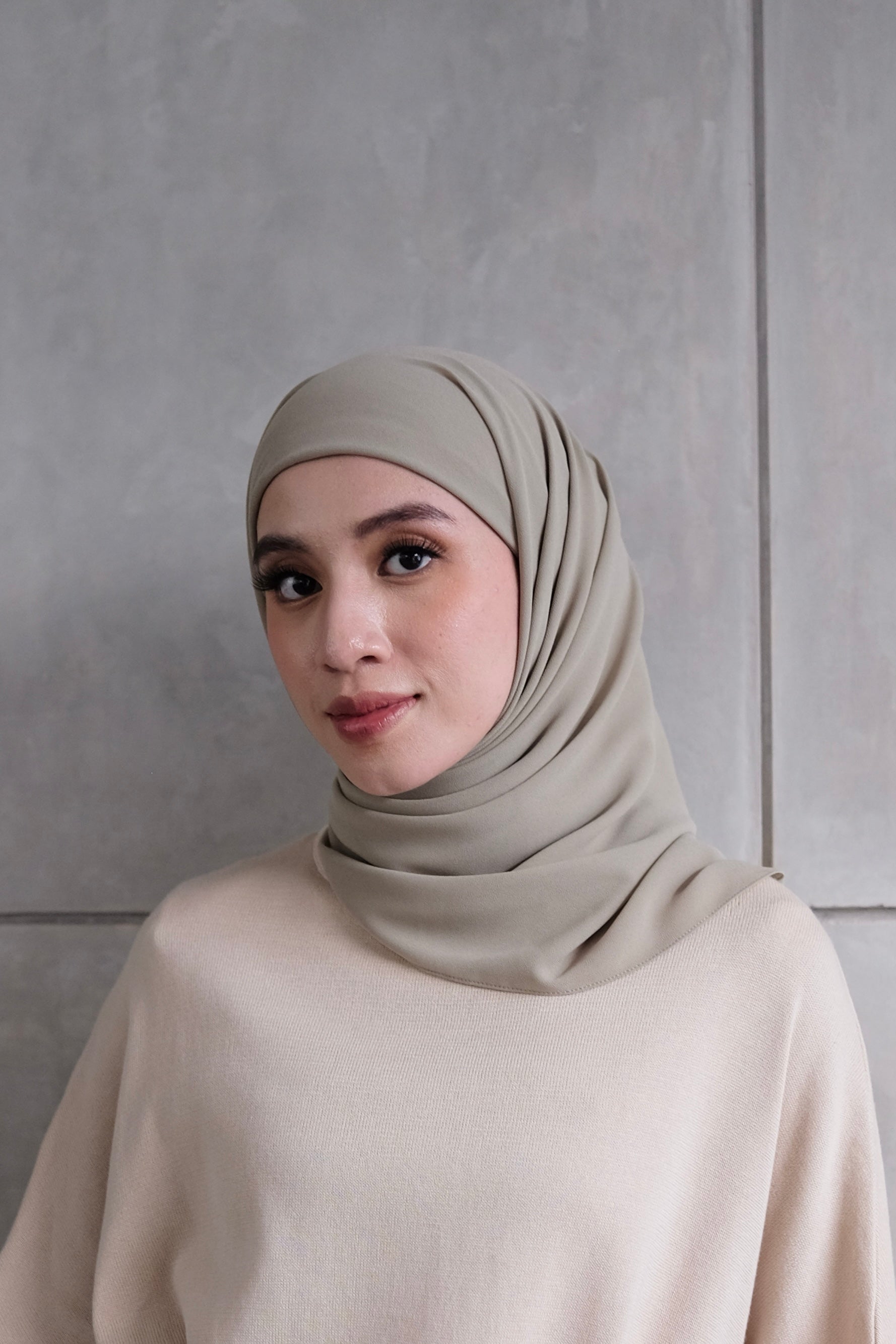 Mega Inner Square - Hijab Segi Empat Instan Polos