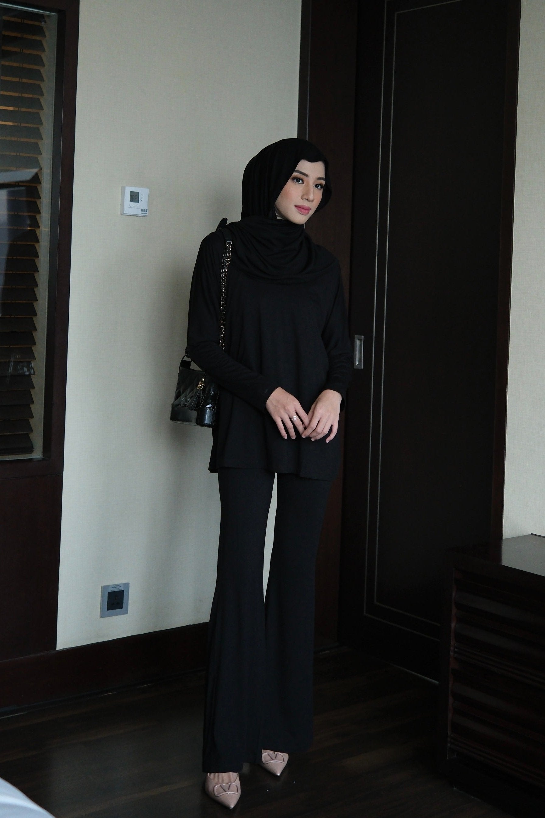 Mega Set - One Set Wanita Hijab Blouse Celana Bahan Rayon Spandek