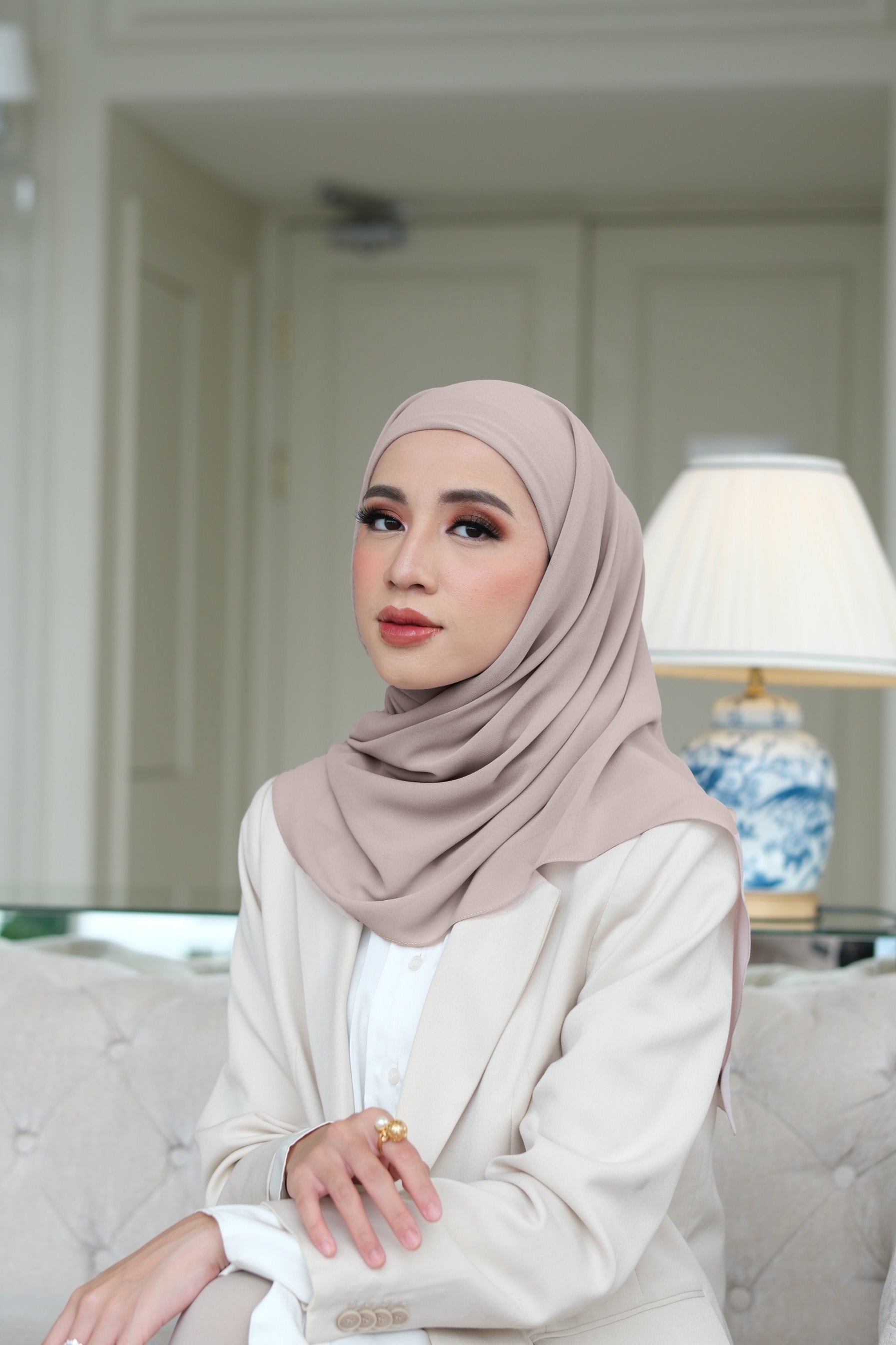 Mega Inner Square - Hijab Segi Empat Instan Polos