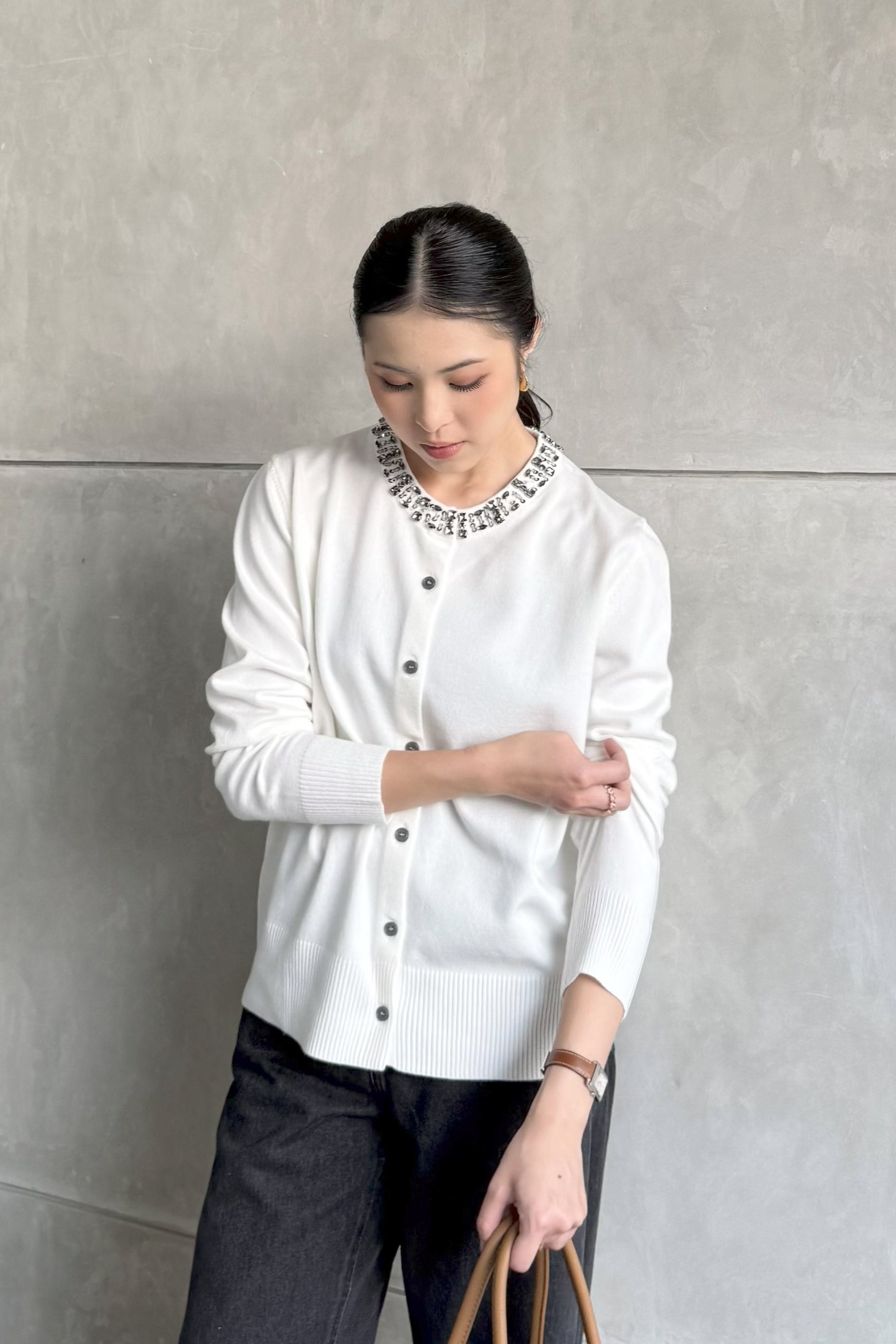 Blink Neck Cardy - Cardigan Stylish & Elegan dengan Aksen Blink