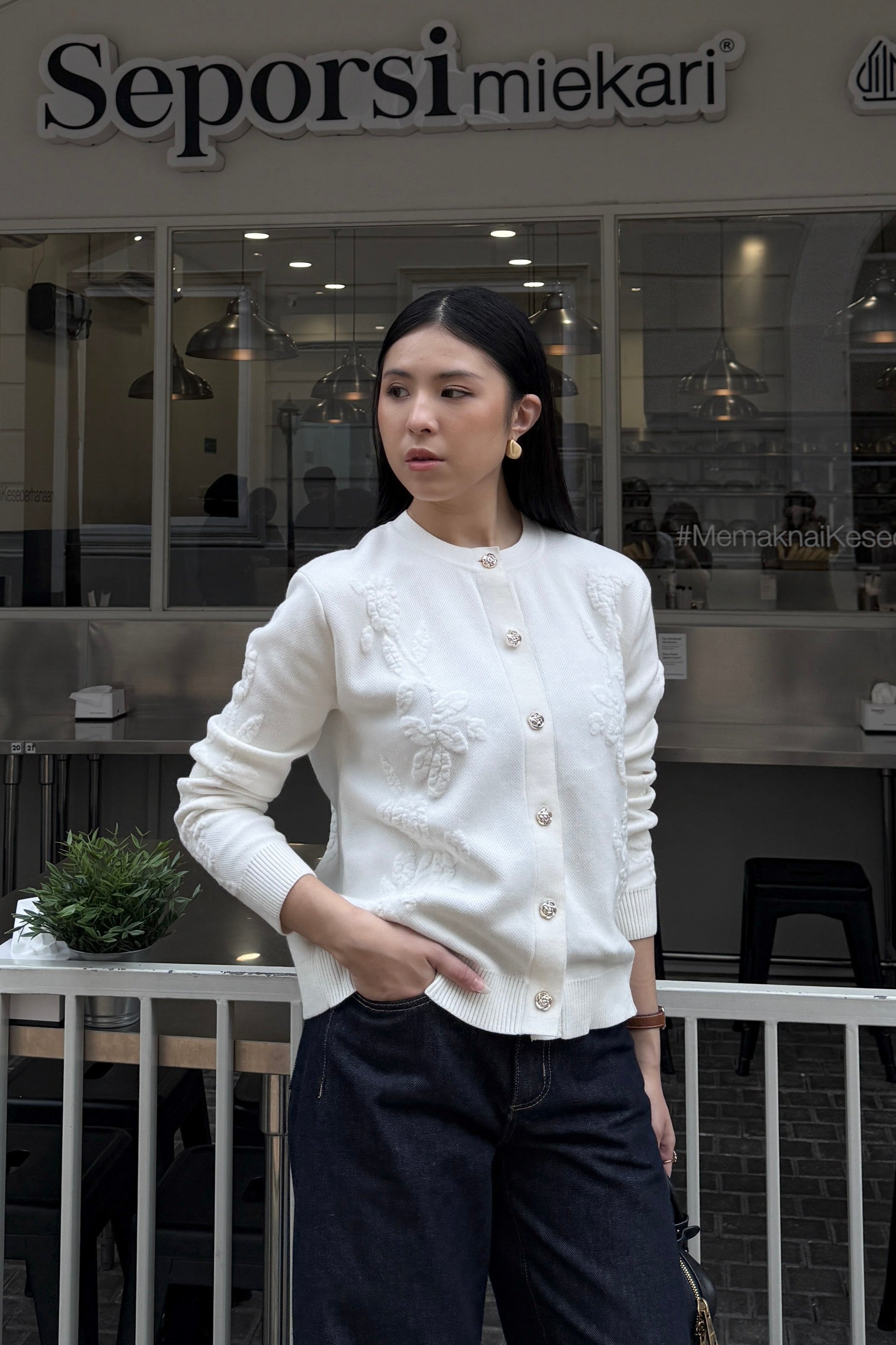 Dara Cardy - Broken White - Cardigan Wanita Stylish Timeless