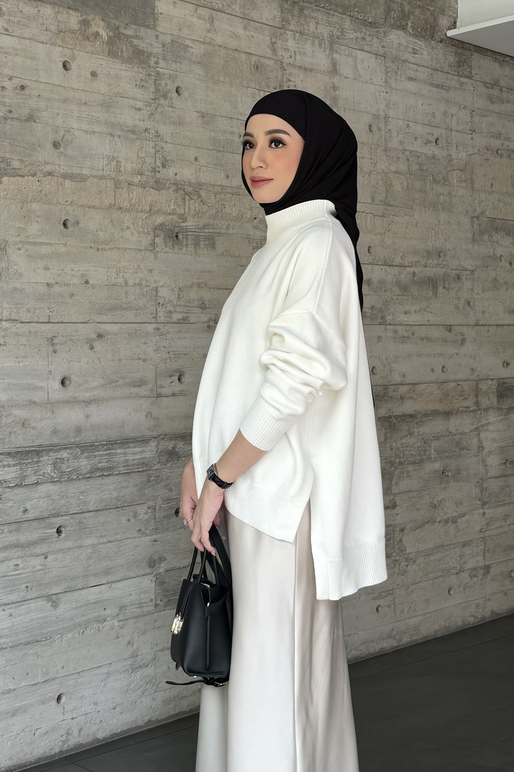 Esmee Sweater - Atasan Wanita Simple Polos Oversized