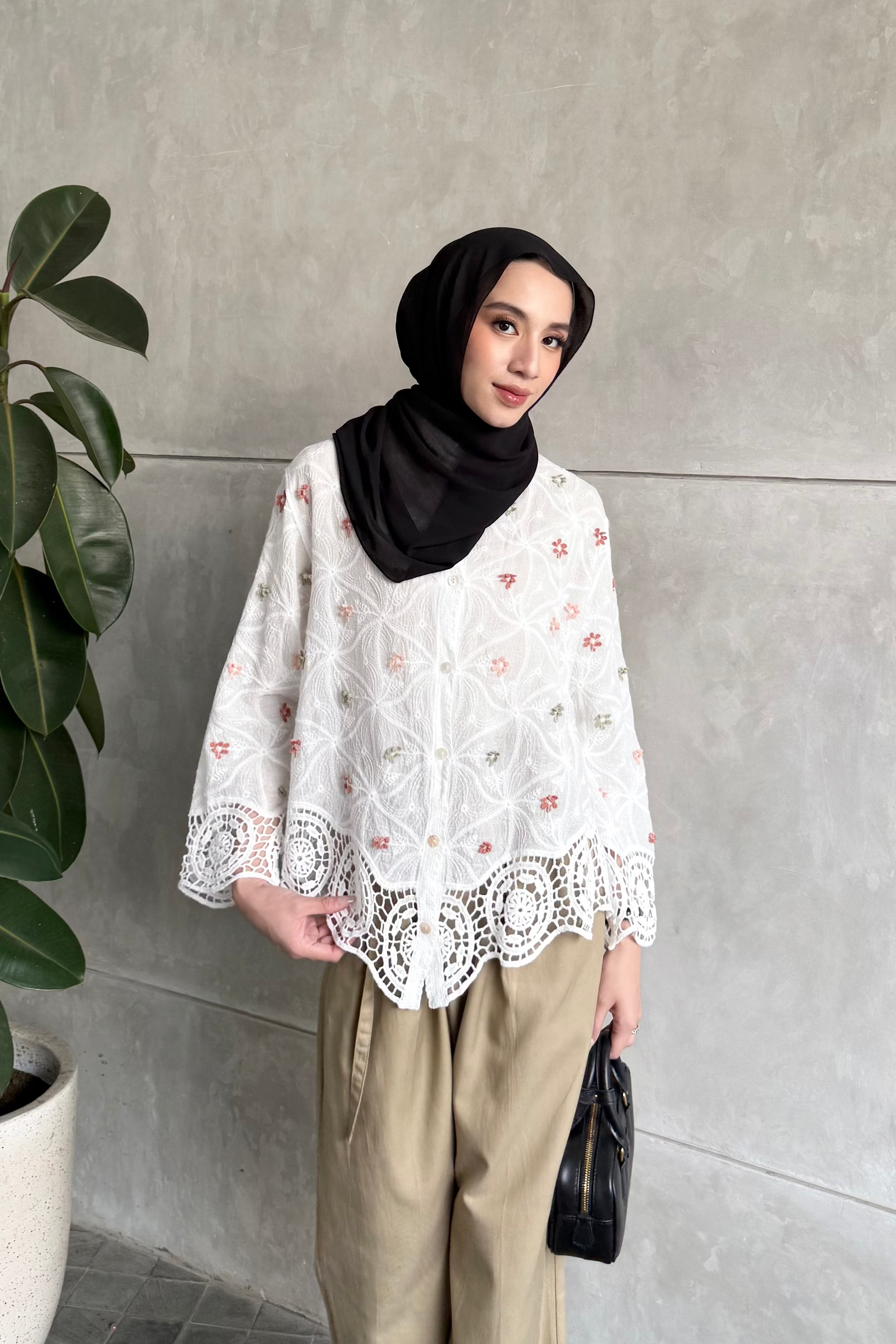 Kutu Blouse - Atasan Wanita Kemeja Bordir Motif 3D