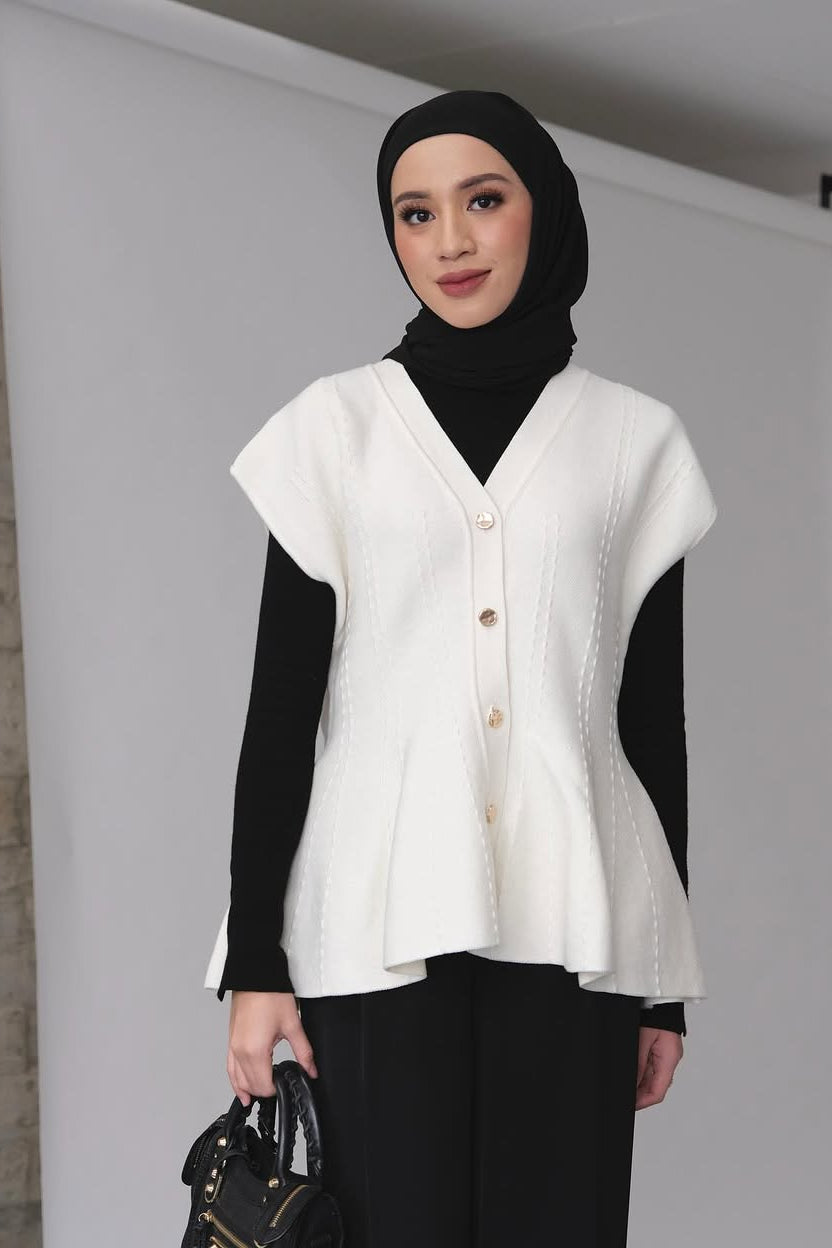 Cheer Vest - Broken White - Rompi Rajut Wanita Bahan Knit