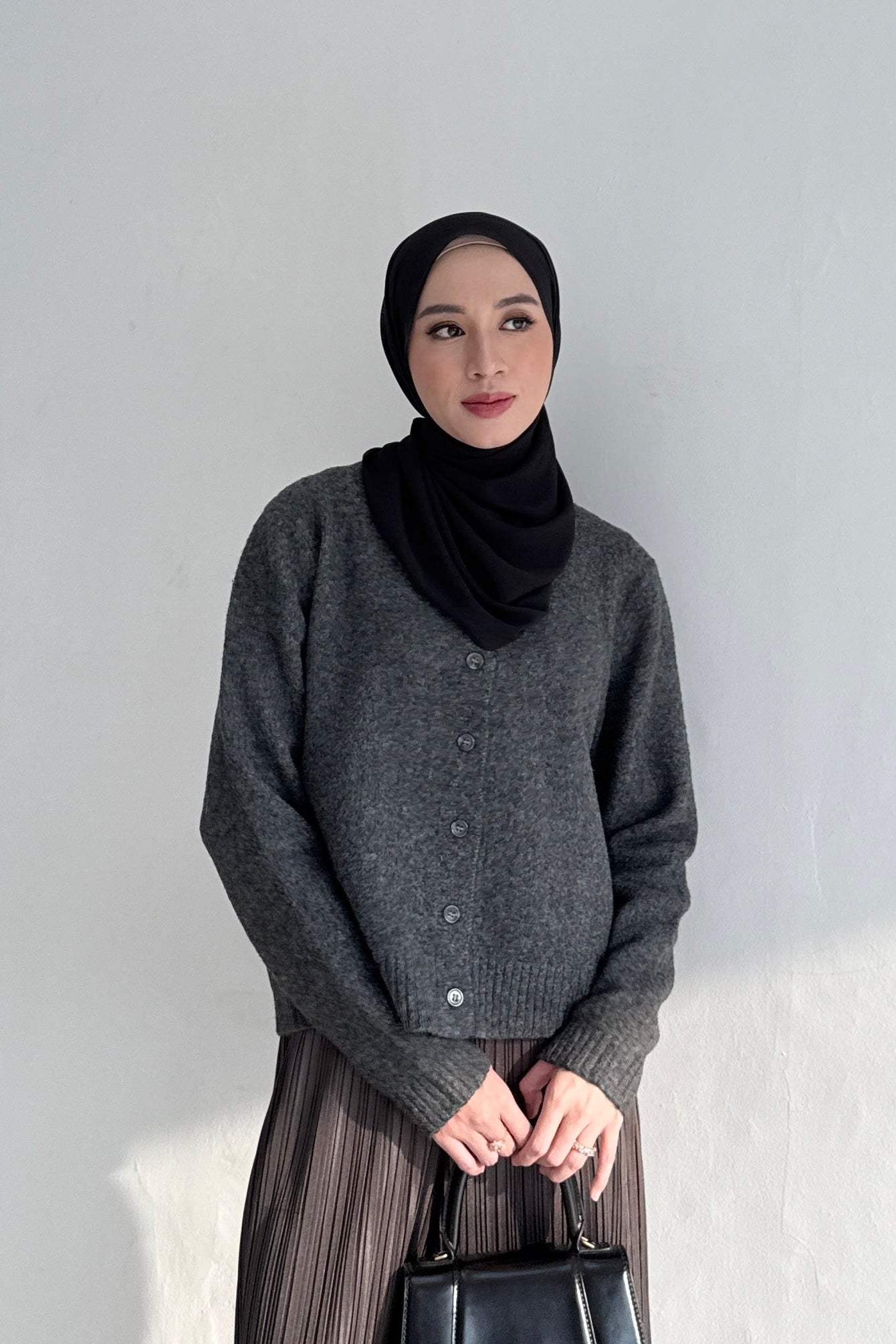 Saint Cardy - Cardigan Wanita Chic Dan Elegant Bahan Wool
