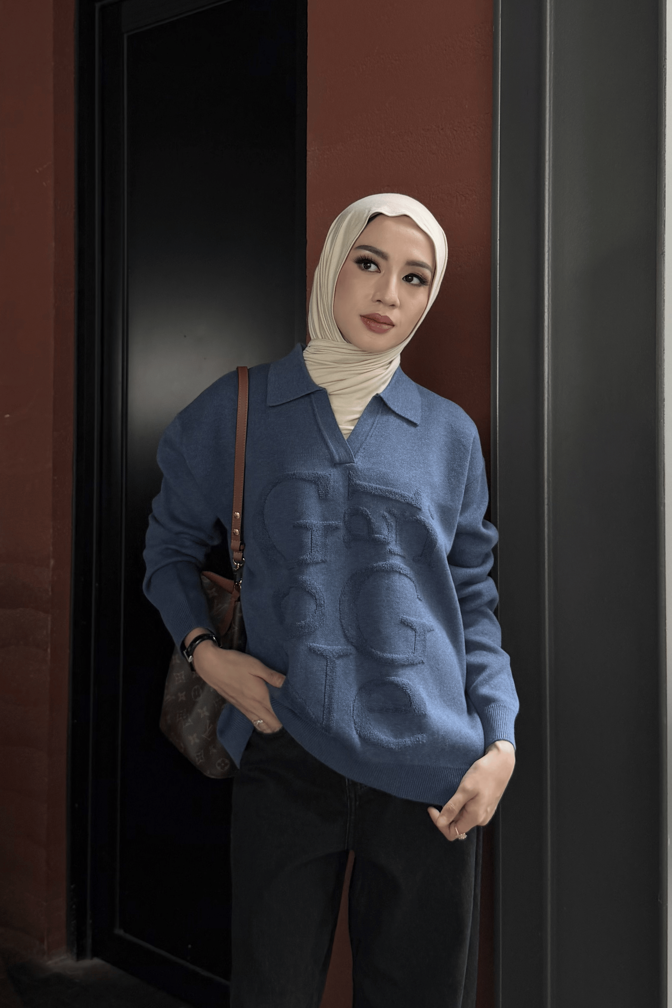 GG V Neck Sweater - Sweater Rajut Unisex Kerah V Premium Style