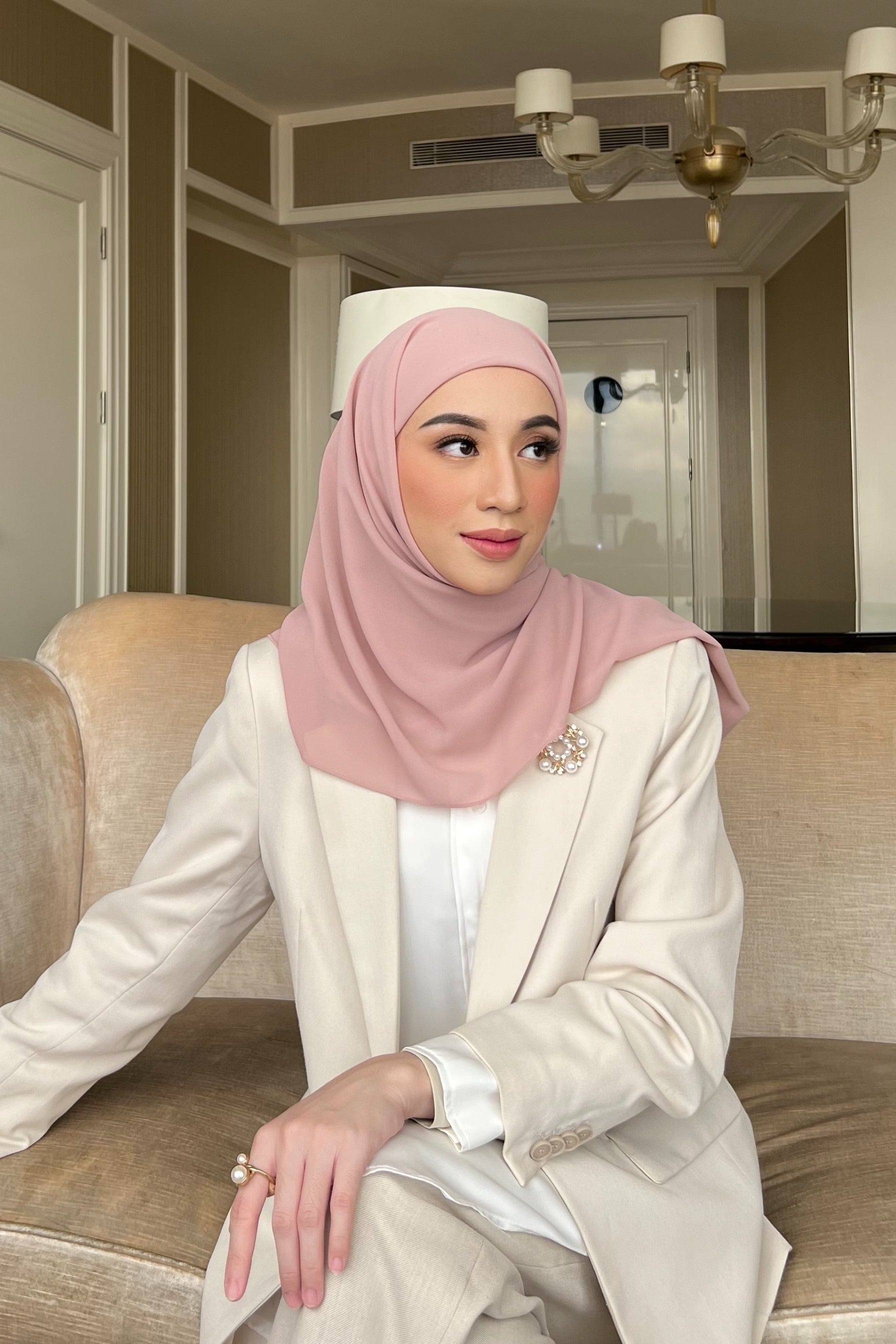 Mega Inner Square - Hijab Segi Empat Instan Polos