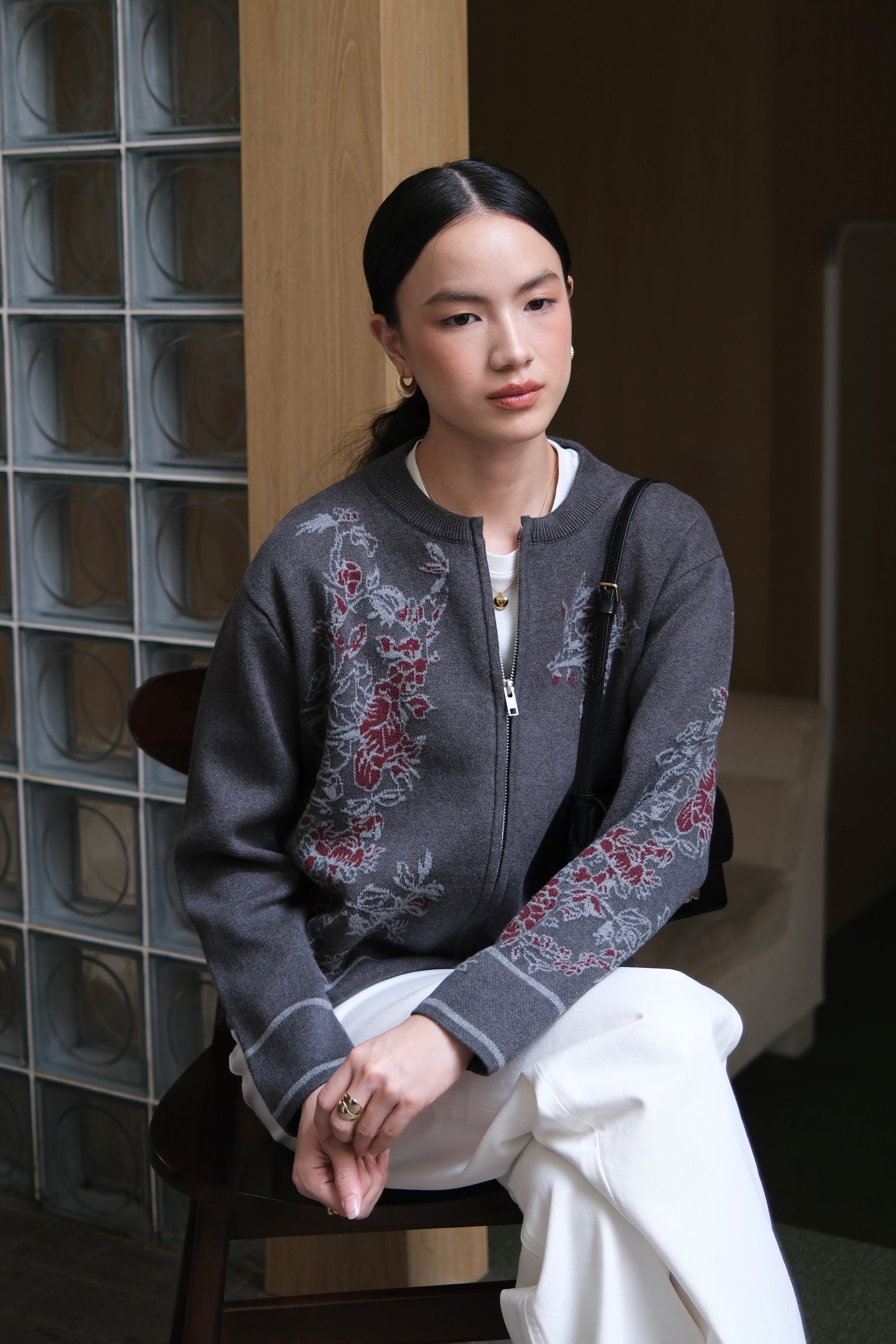 Botanica Knit Cardy - Outerwear Rajut Wanita Model Round Neck Floral Style