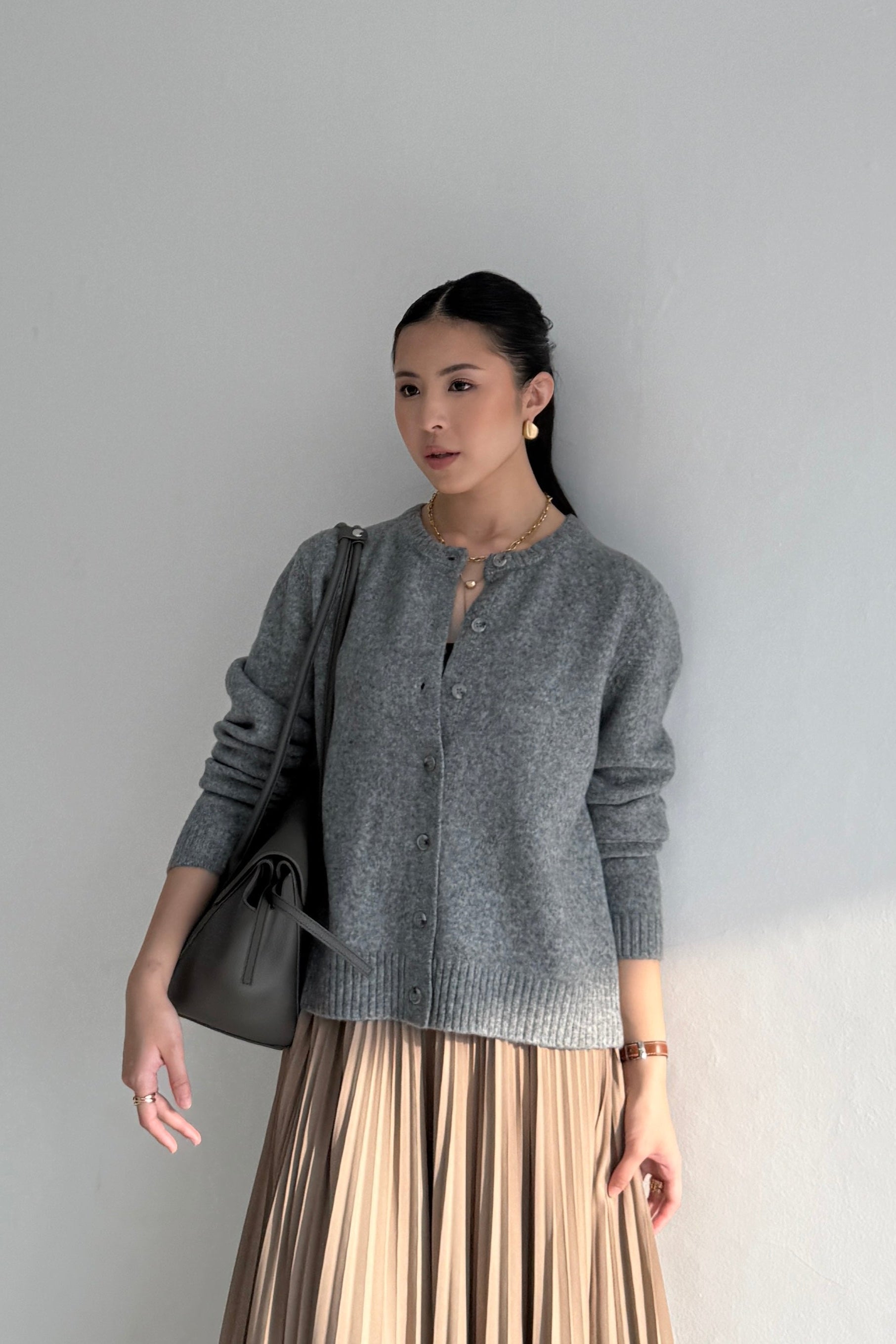 Saint Cardy - Cardigan Wanita Chic Dan Elegant Bahan Wool