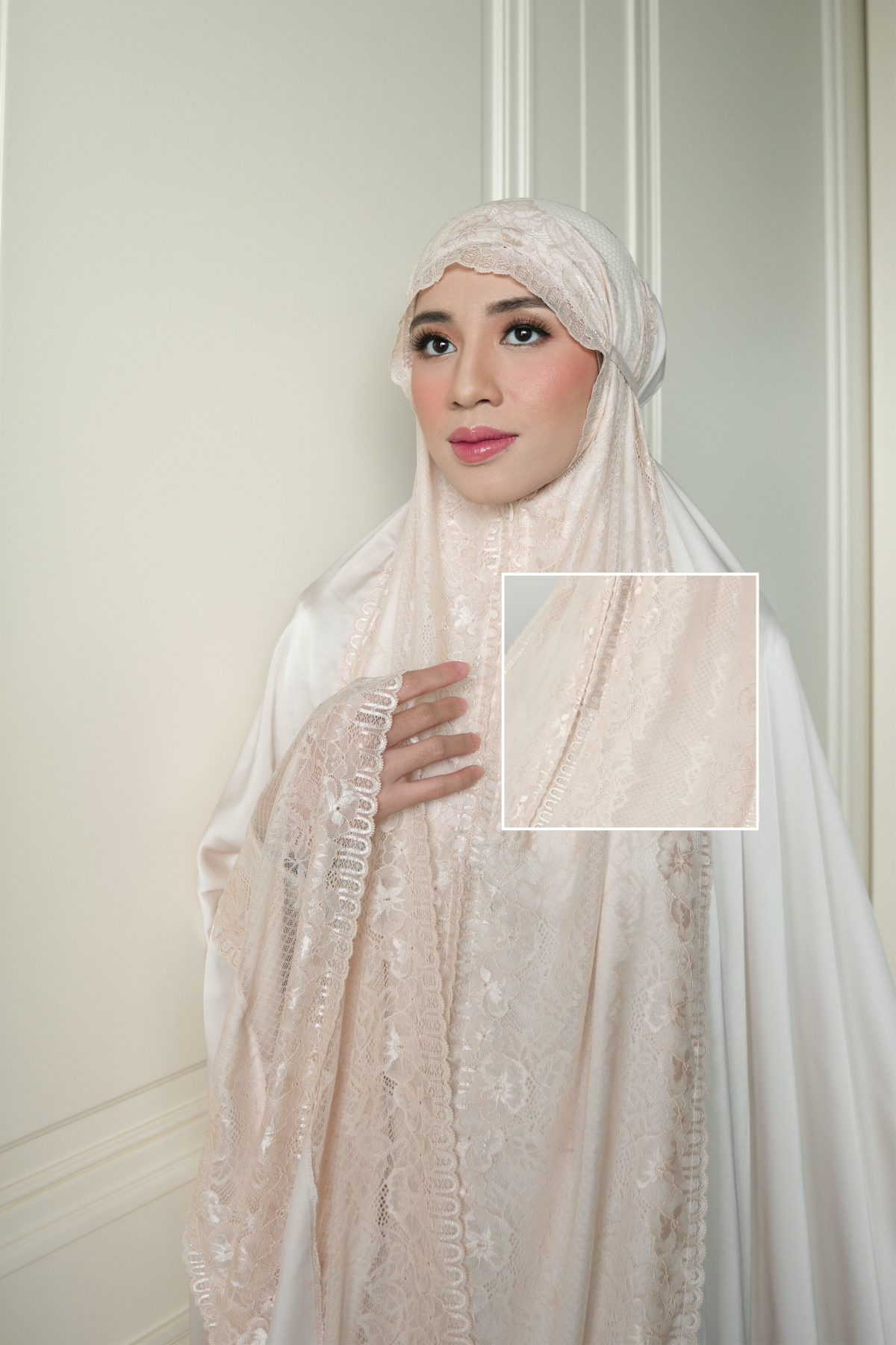 Zahra Mukena - Mukena Renda Bahan Armany Silk