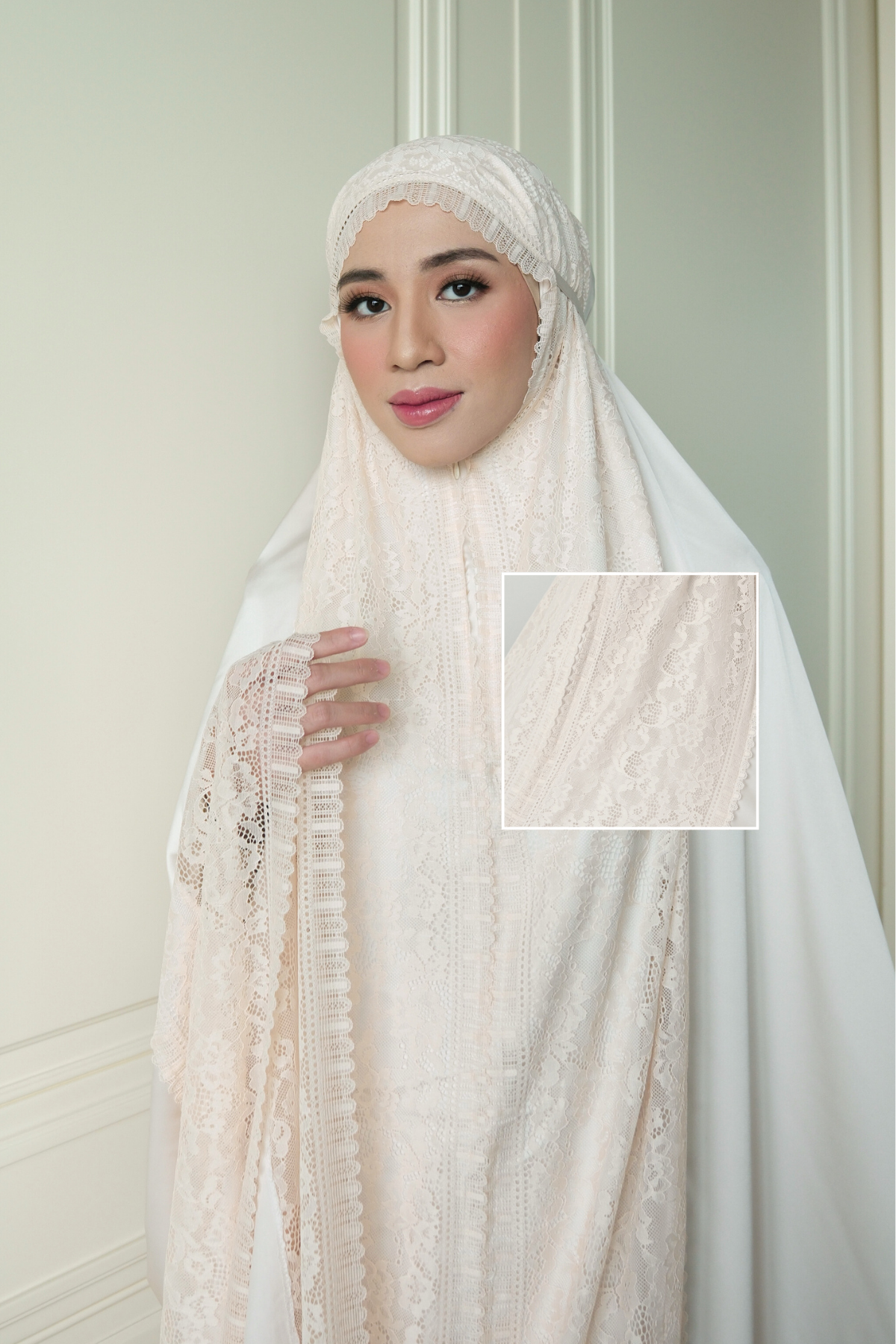 Zahra Mukena - Mukena Renda Bahan Armany Silk