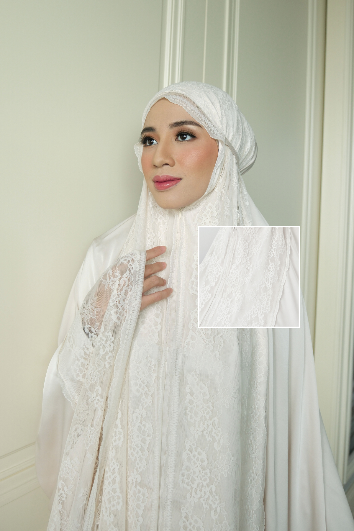 Zahra Mukena - Mukena Renda Bahan Armany Silk