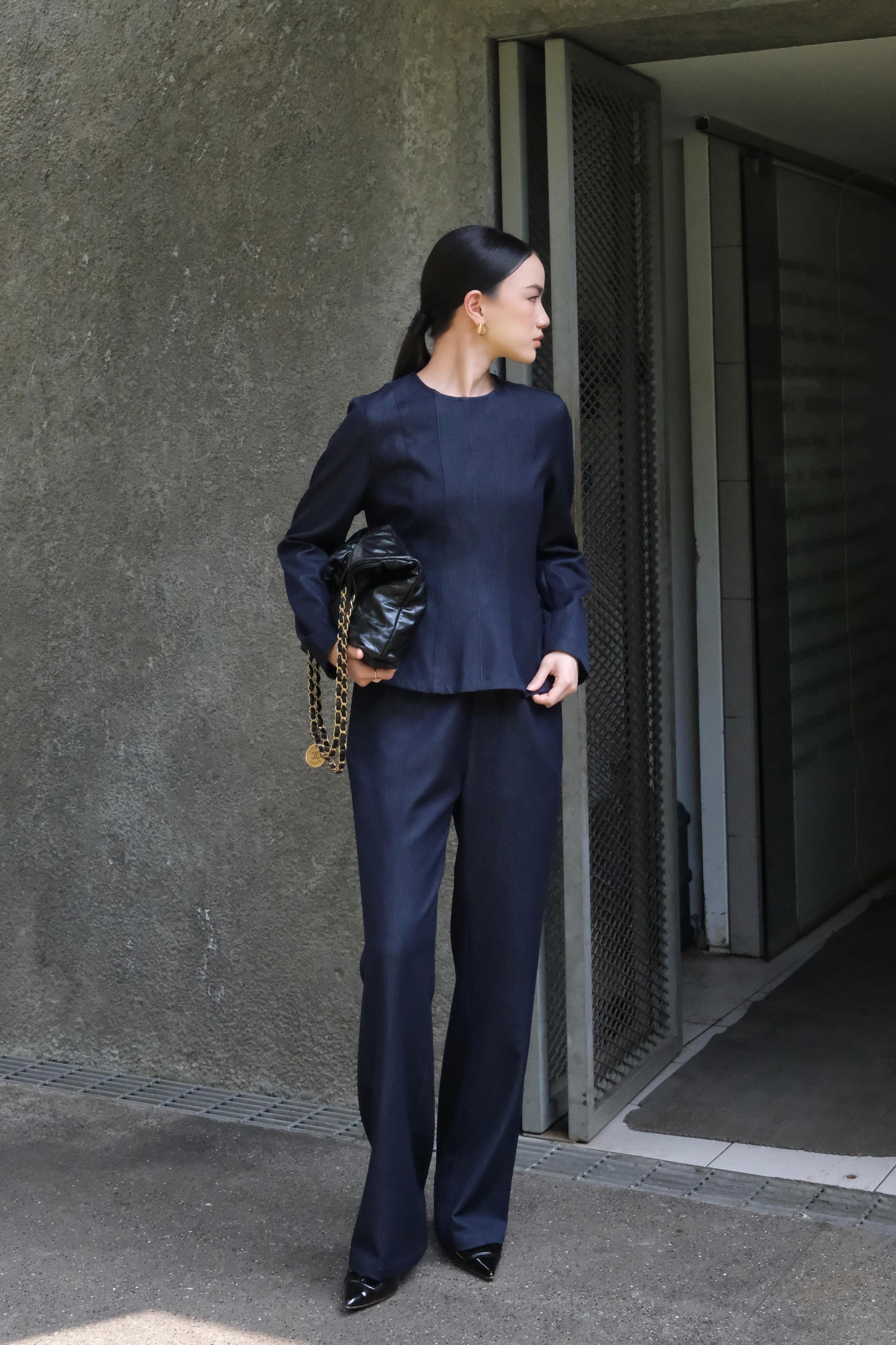 Tailored Set - One Set Atasan Garis Vertikal & Celana Highwaist Wanita Elegant Look