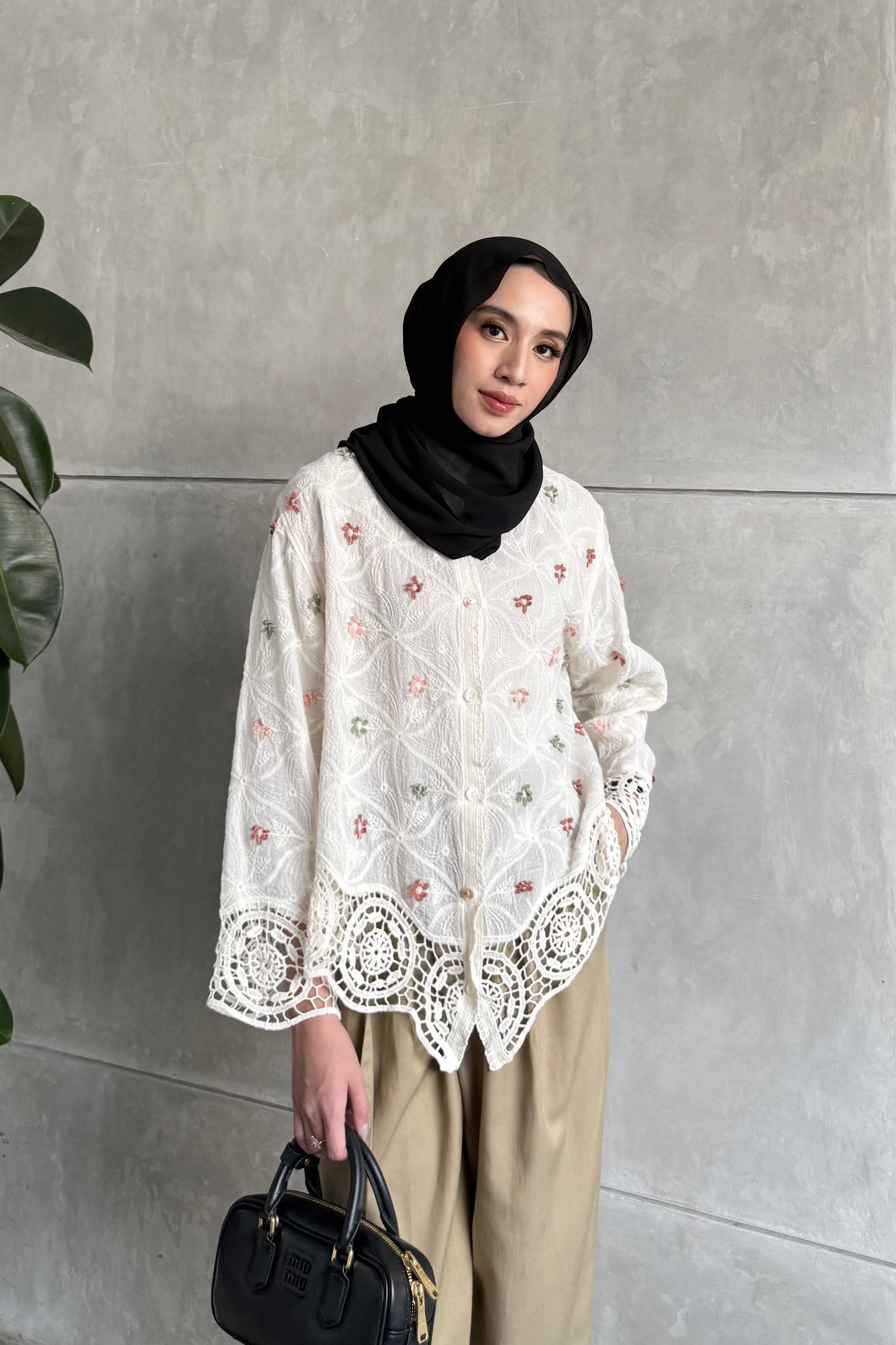 Kutu Blouse - Atasan Wanita Kemeja Bordir Motif 3D