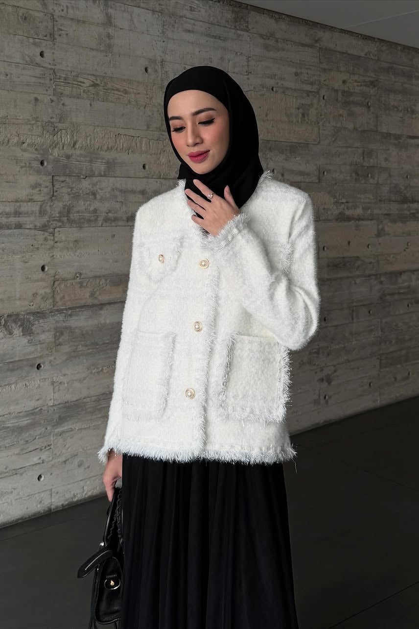 Mantra Cardy - Broken White - Cardigan Knit Wanita Kancing Mewah