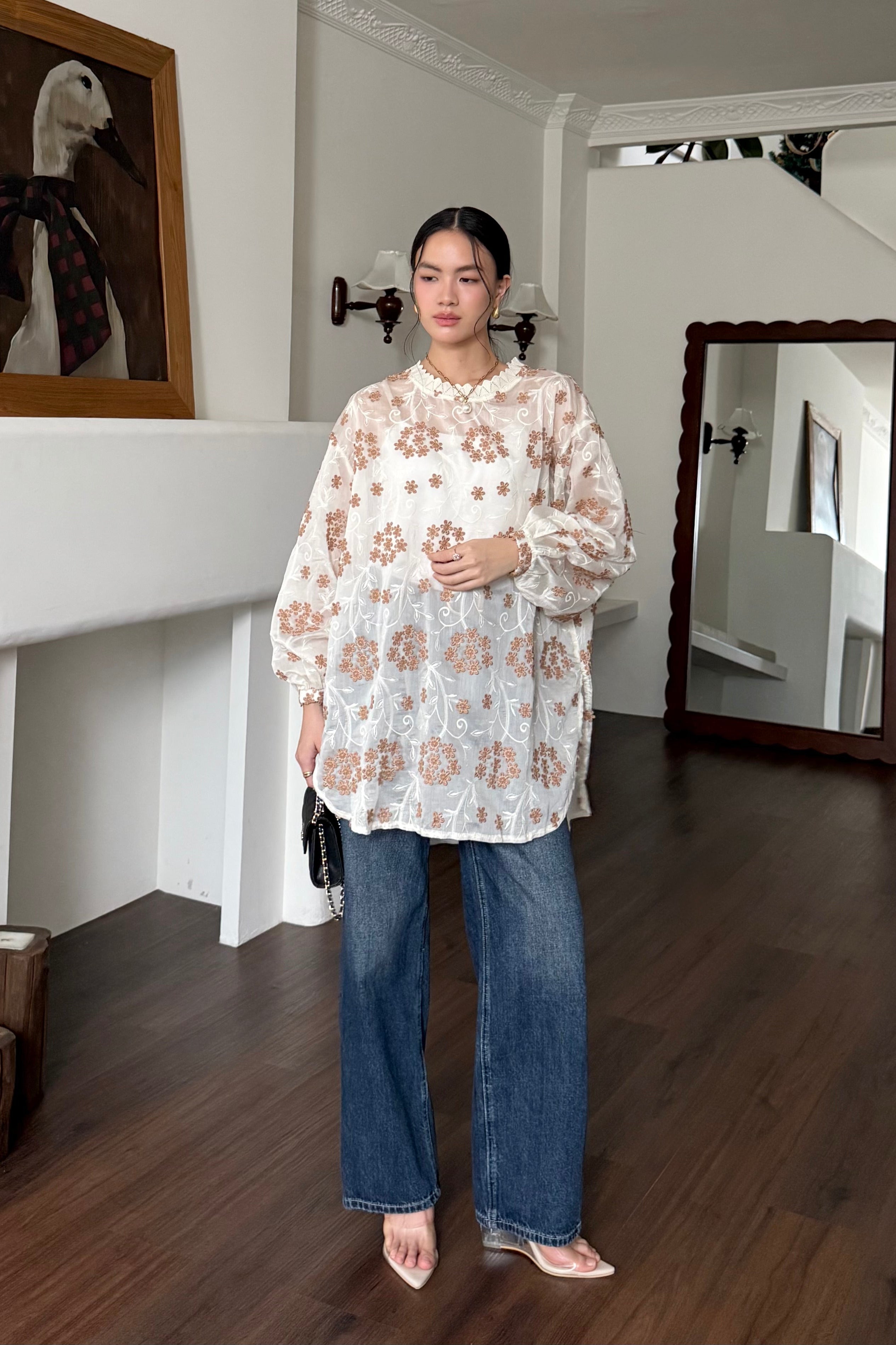 Bella Blouse - Blouse Wanita Detail Embroidery Cantik Mewah Menawan