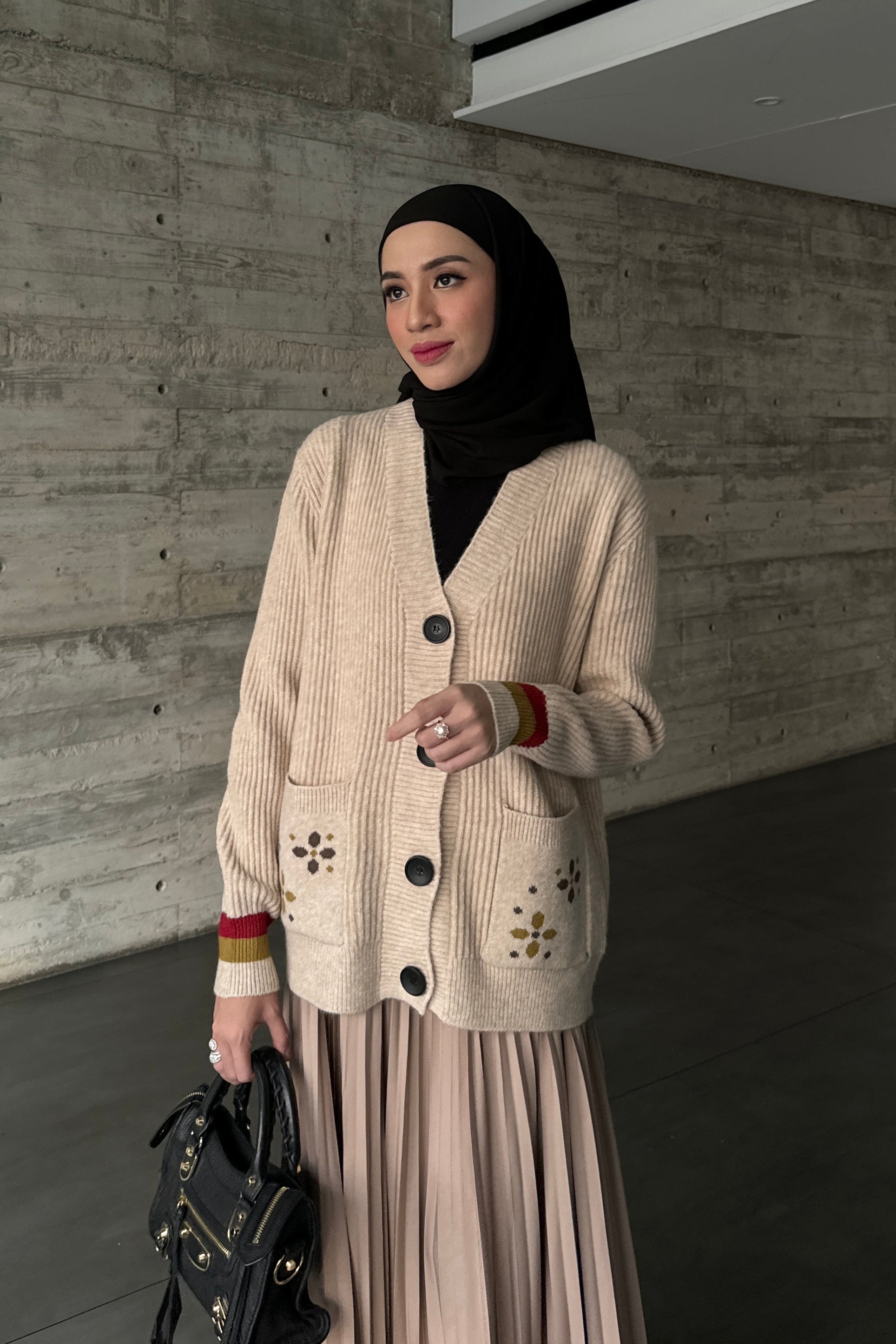 Asoha Cardy - Cardigan Wanita Rajut Wool Impor Lembut Elegan