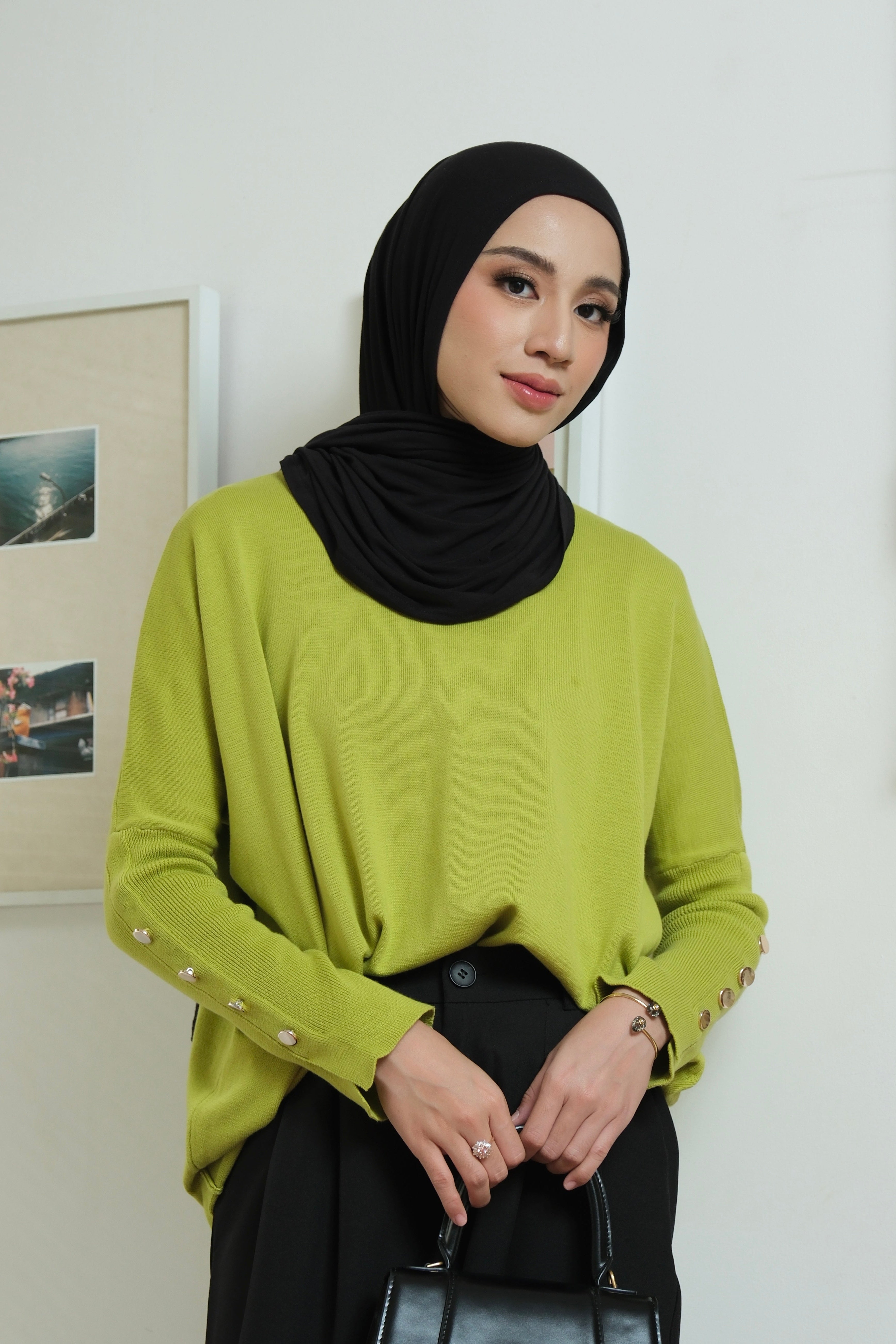 Evora Sweater - Sweater Wanita Lengan Berkancing