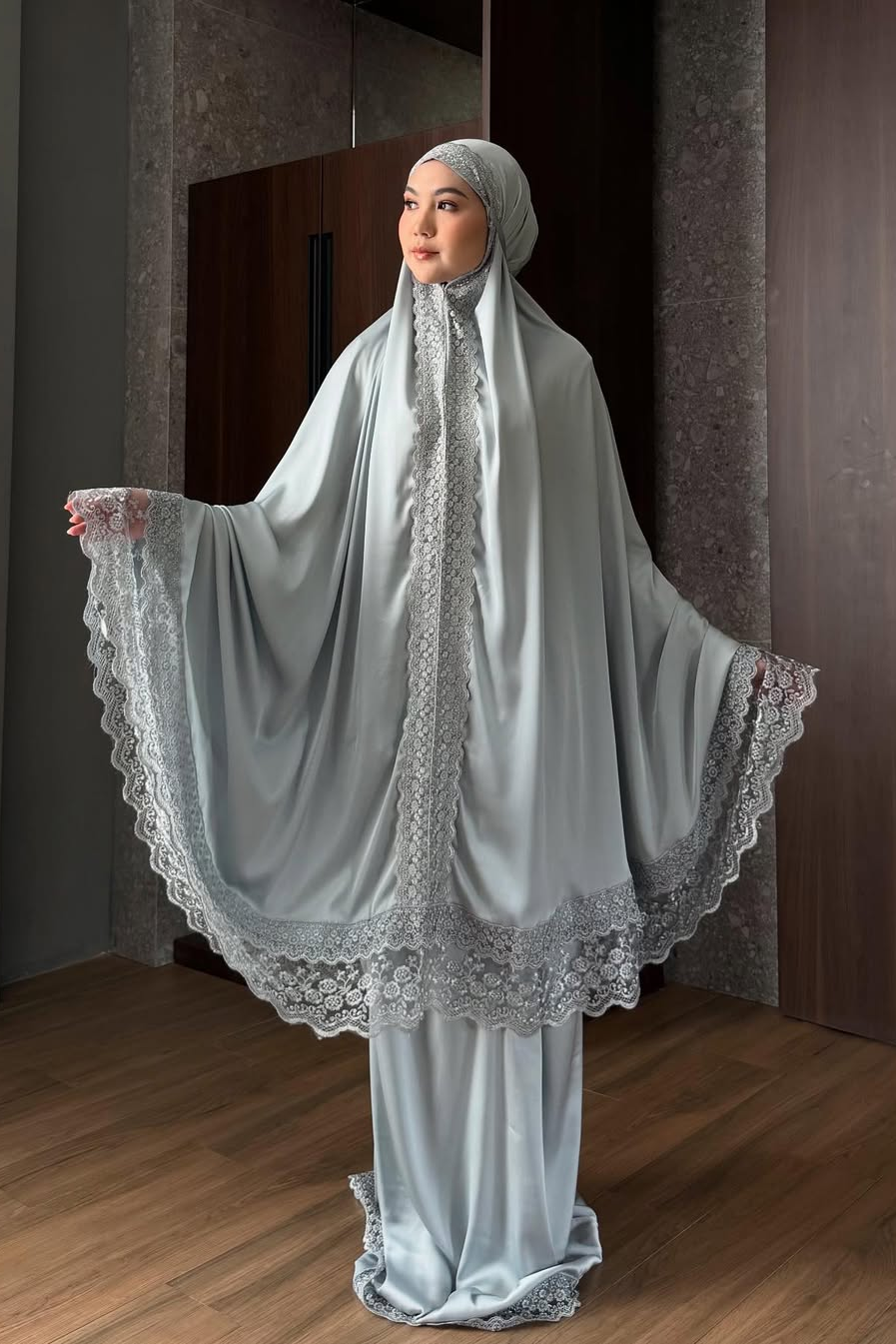 Syahrini Mukena - Mukena Cantik Bahan Armany Silk Premium