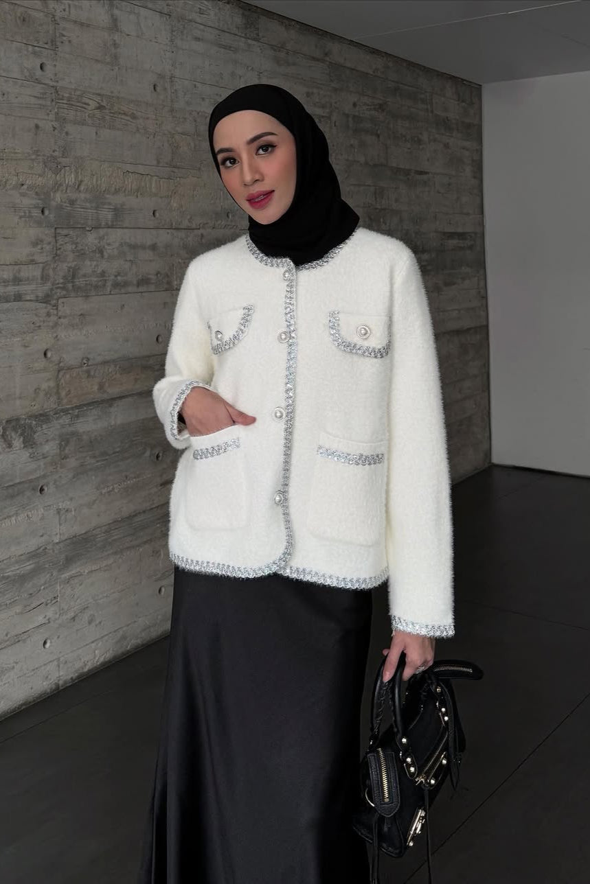 Seoul Cardy - Broken White - Cardigan Berkancing Wanita Bahan Knit