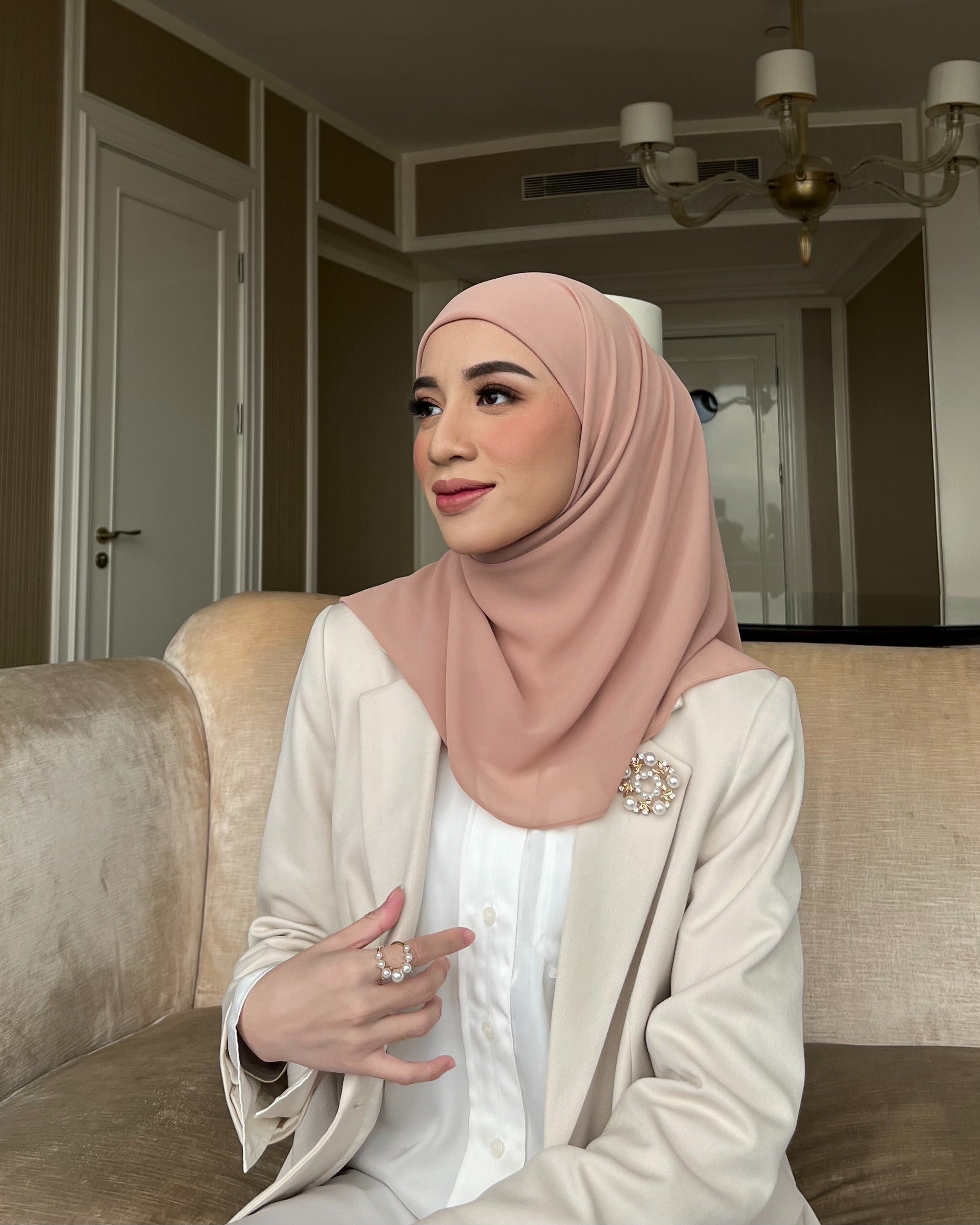 Mega Inner Square - Hijab Segi Empat Instan Polos