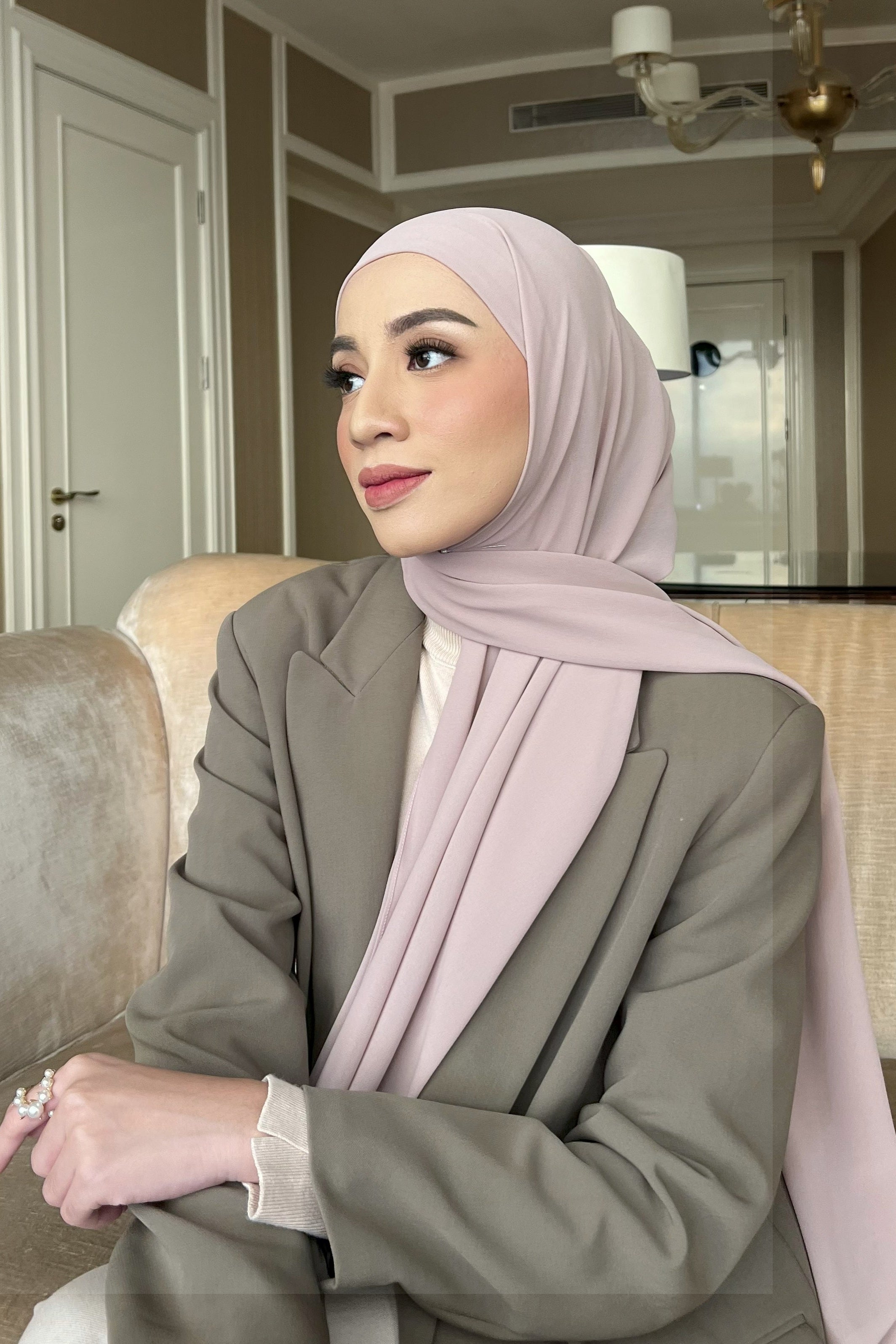 Mega Inner Shawl - Hijab Stylish Bahan Cerruty Premium