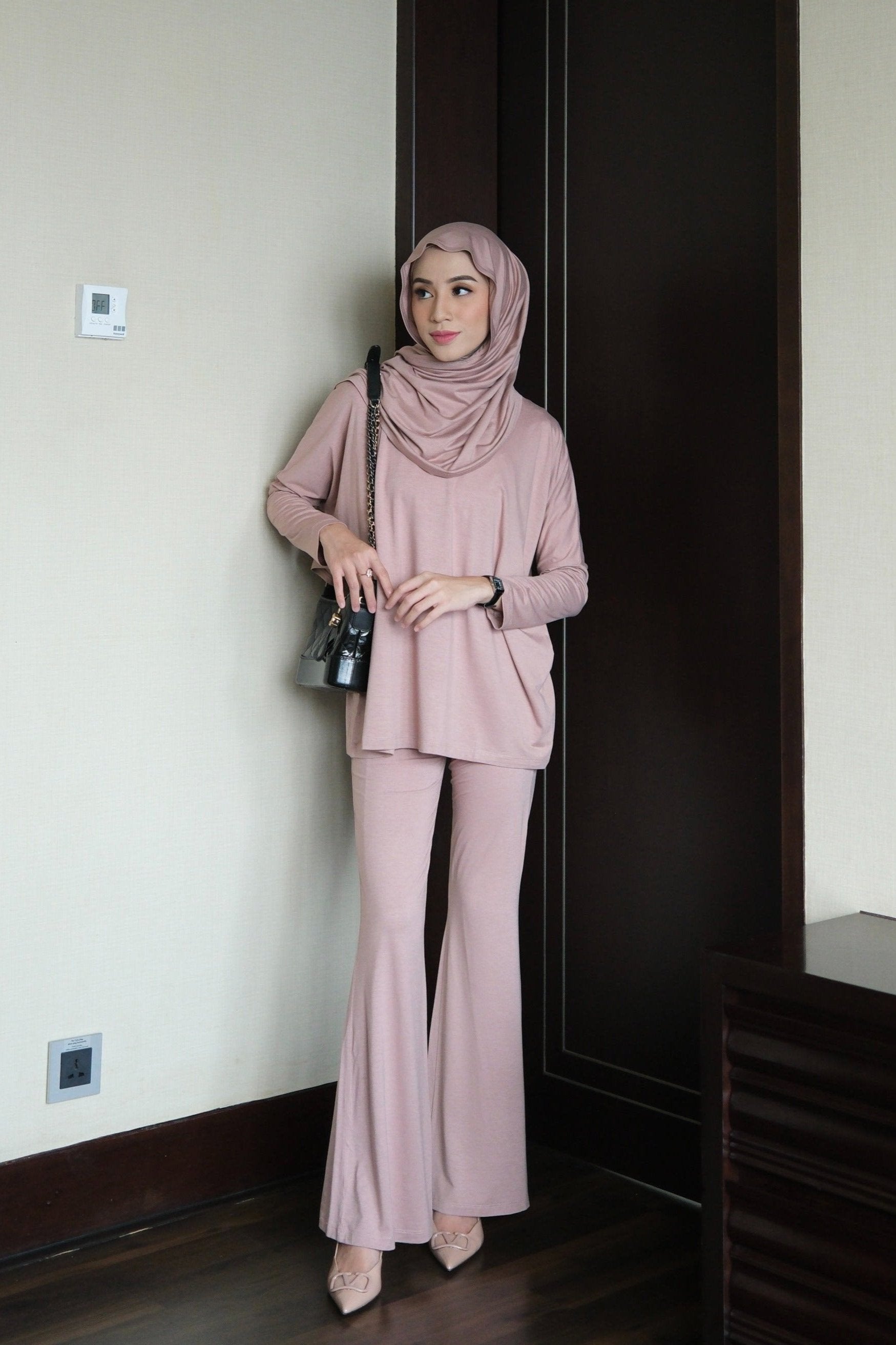 Mega Set - Tea Rose - One Set Wanita Hijab Blouse Celana Bahan Rayon Spandek - ST1492600