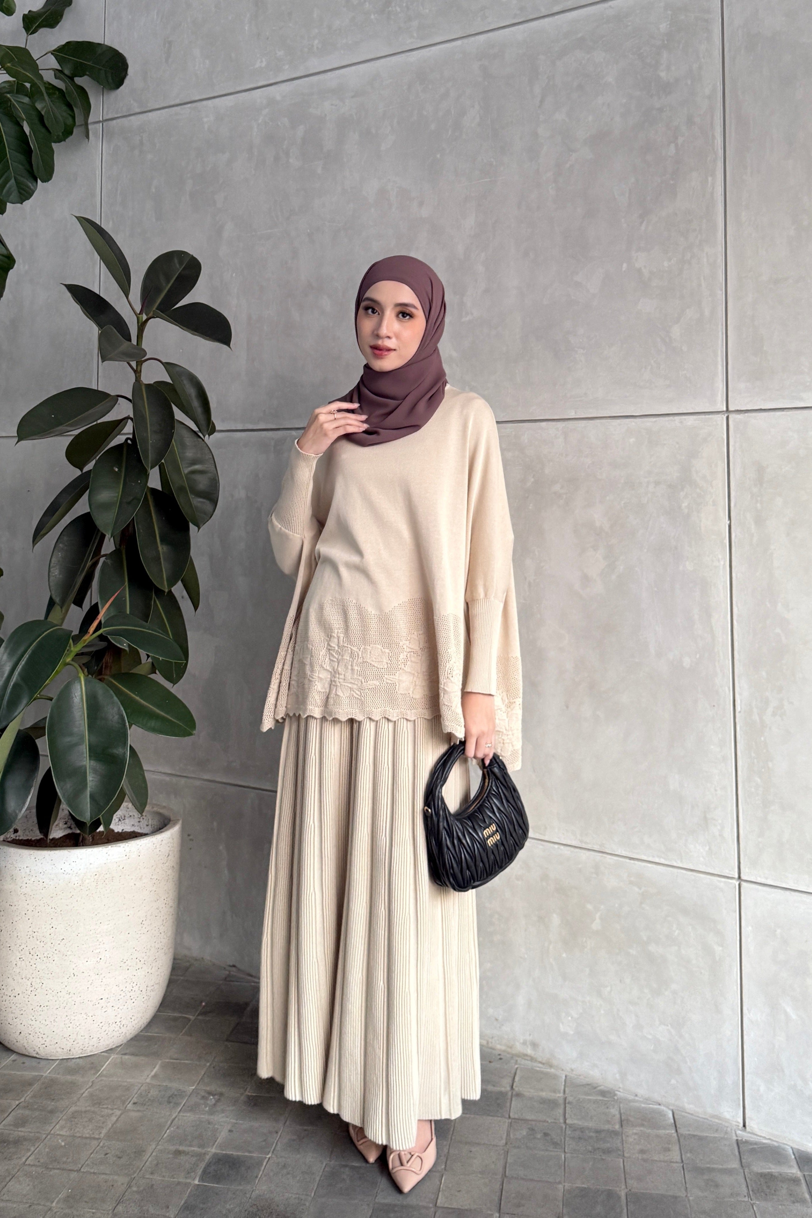 Baia Audrey Series - One Set Atasan dan Rok Knit Wanita
