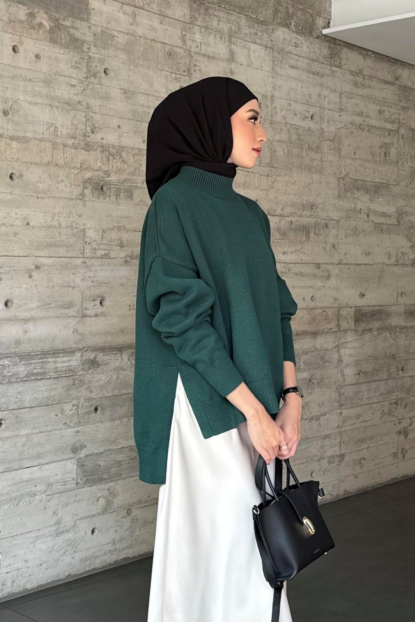 Esmee Sweater - Atasan Wanita Simple Polos Oversized