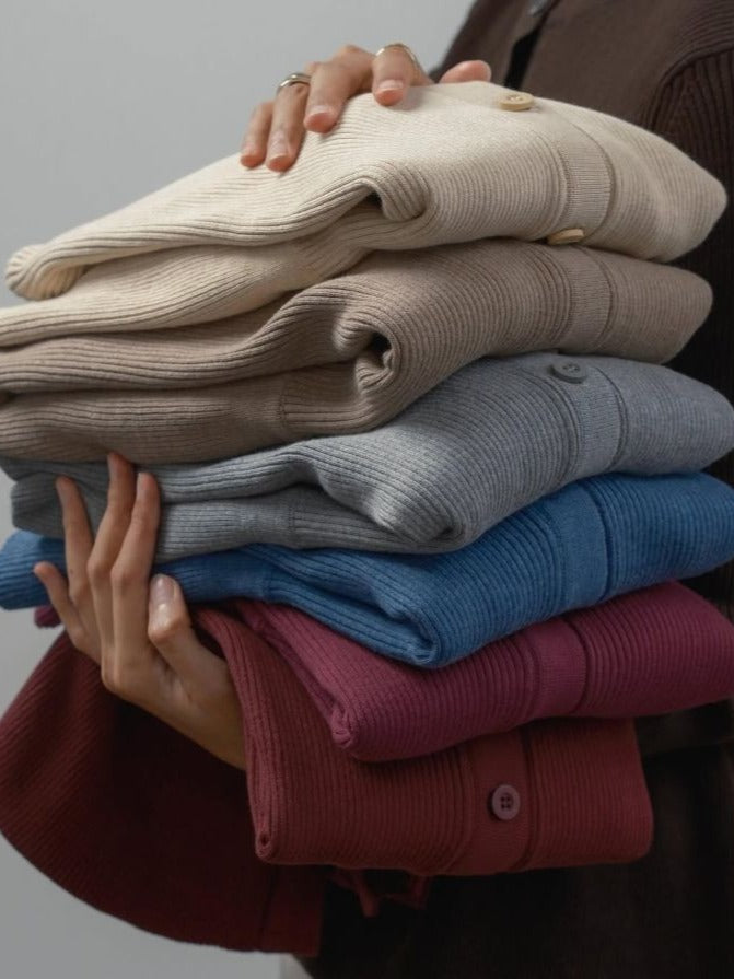 Cara Menentukan Baju Atasan yang Akan Selalu Kamu Pakai