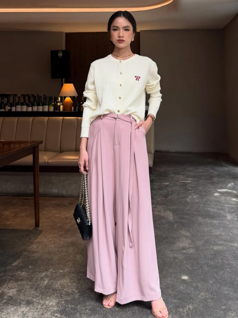 Perbedaan Bahan Flowy vs Structured: Mana yang Cocok Buat Kamu?