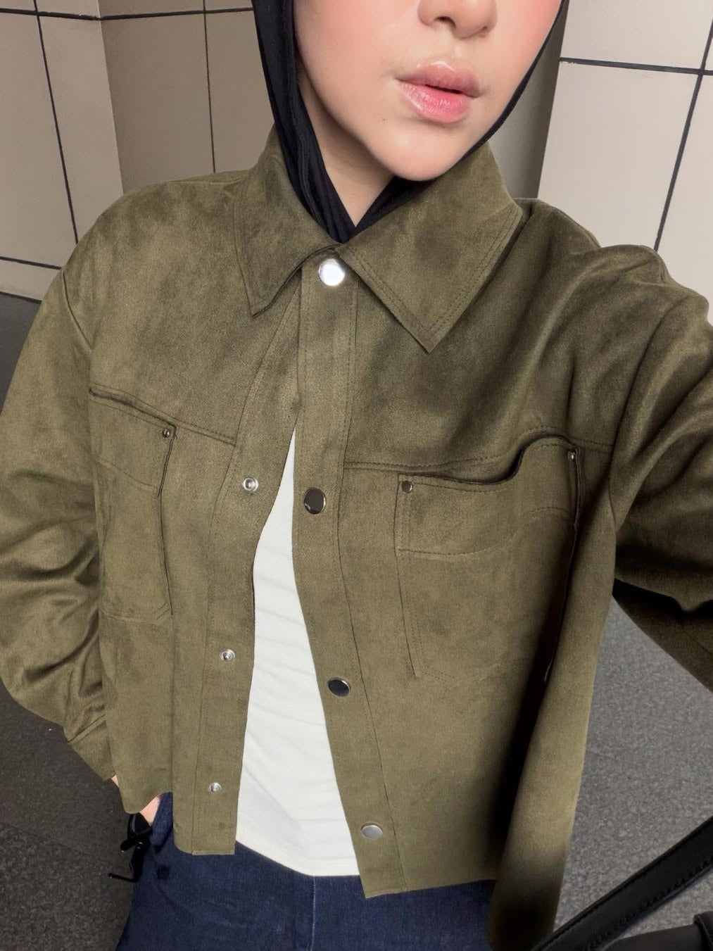 Cara Merawat Jaket Suede Agar Tetap Bersih, Awet, dan Terlihat Elegan