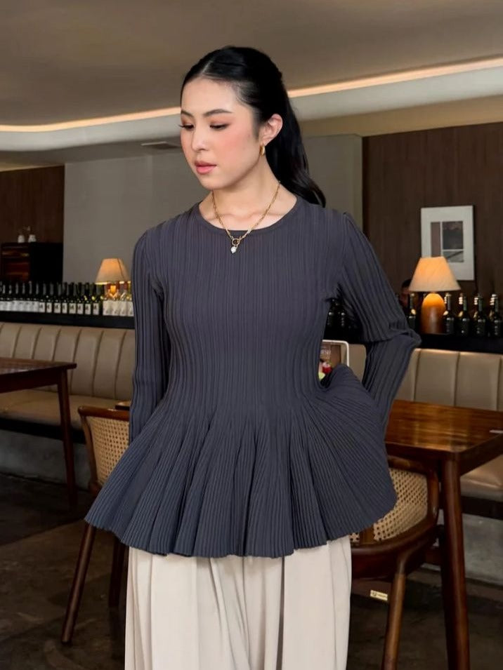 Mix & Match Warna Pakaian yang Selalu Cocok untuk Berbagai Aktivitas