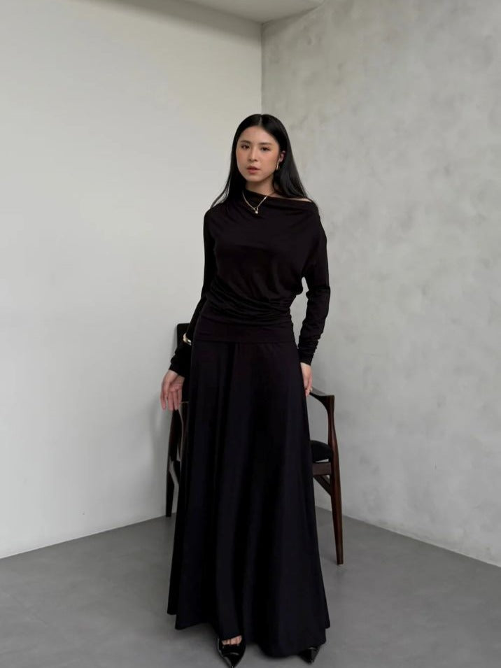 Outfit All Black: Trik Tampil Minimalis tapi Tetap Glamor