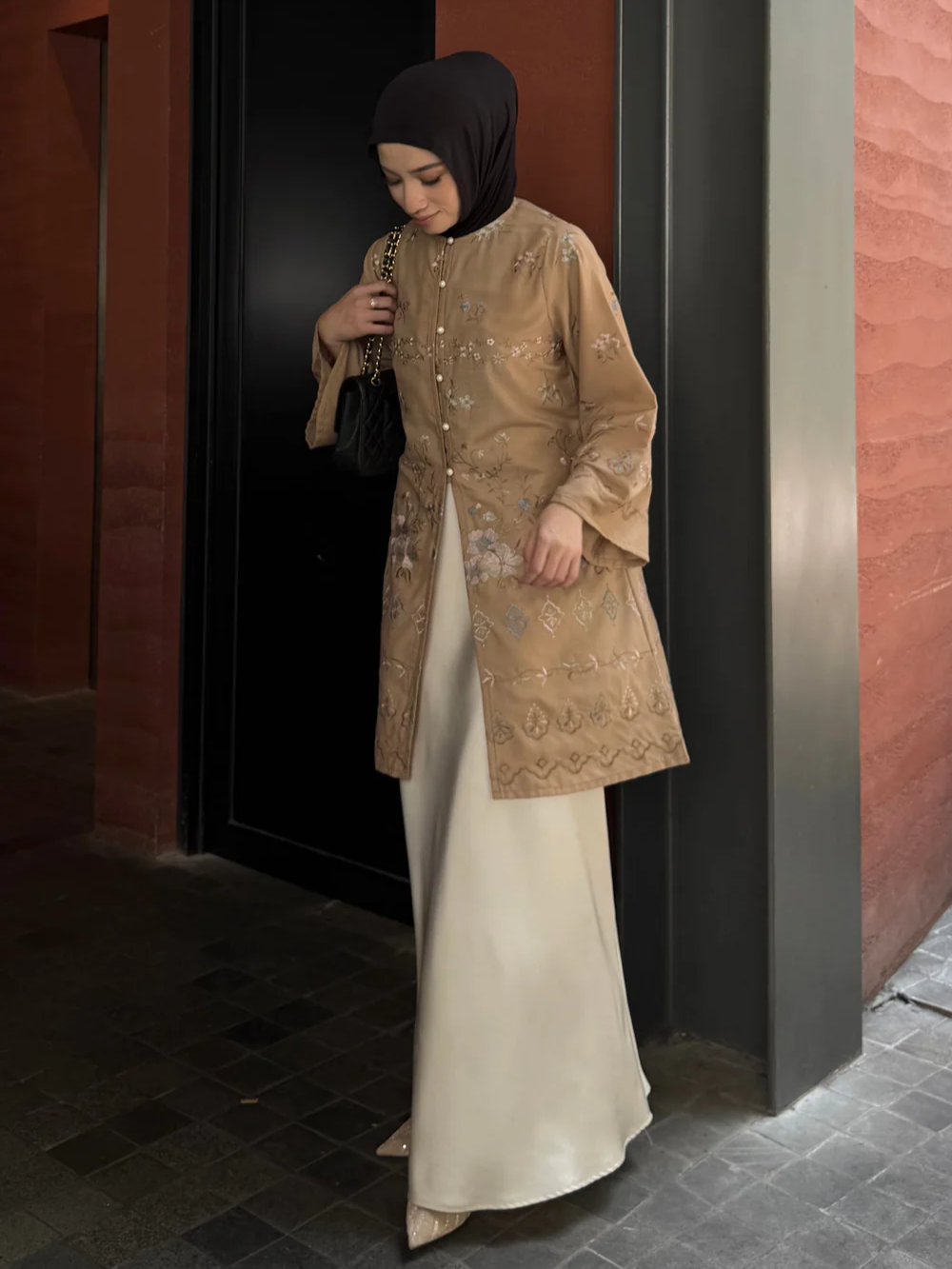 Ide Outfit Bukber yang Tetap Rapi Setelah Seharian di Kantor