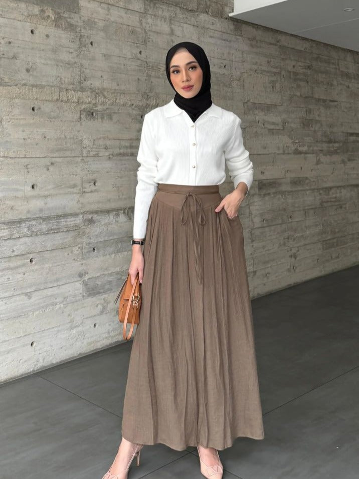 5 Outfit Hijab ke Kantor, Tampil Elegan Setiap Hari!