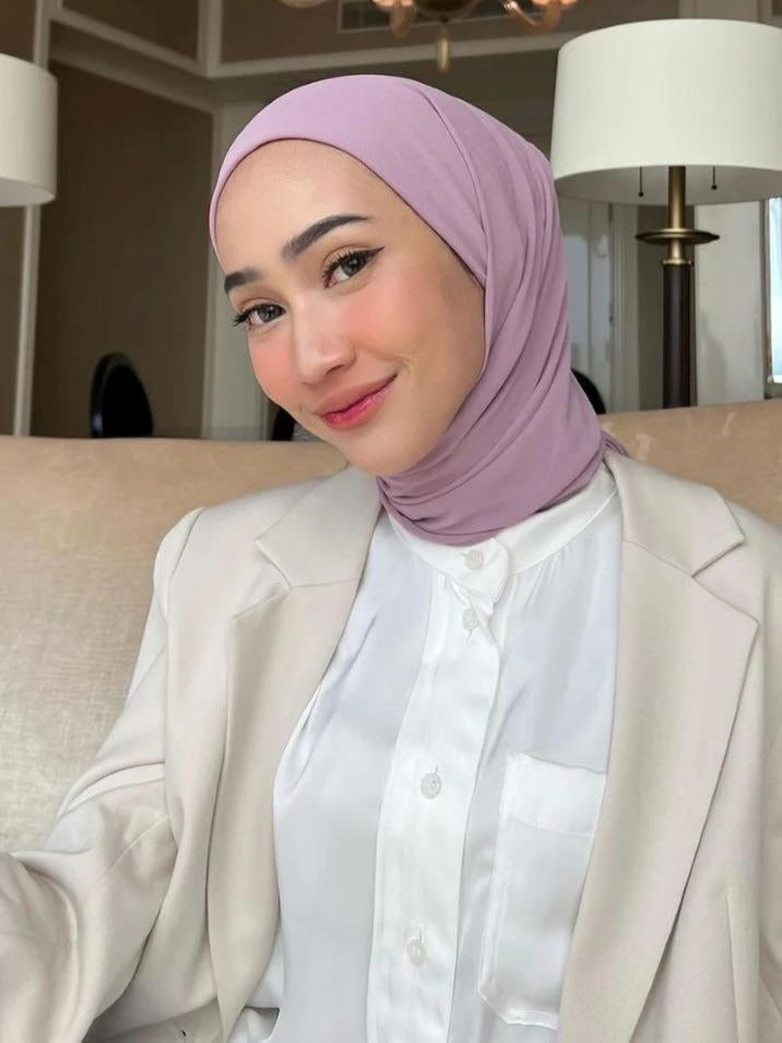 Tips Styling Hijab Saat Cuaca Panas Biar Tetap Nyaman