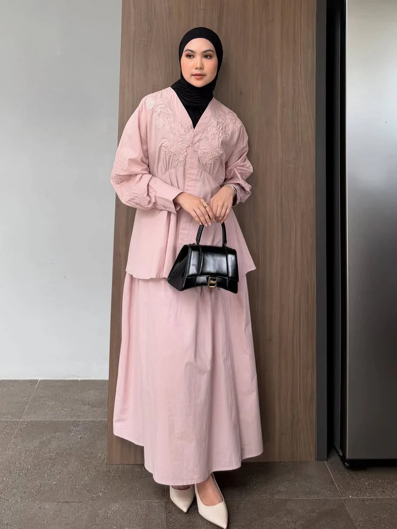 Dress dan One Set Lebaran 2026 dengan Warna yang Tetap Relevan Dipakai Setelah Ramadan