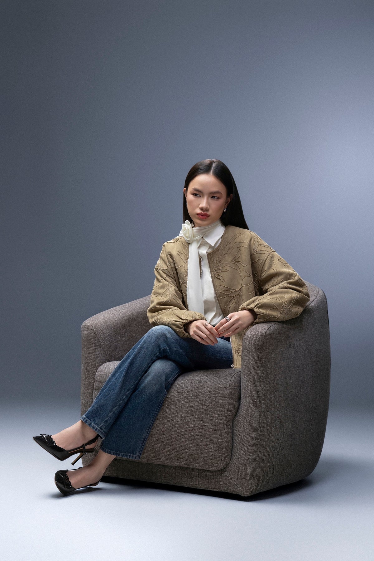 Aster Jacket - Premium Floral Embroidered Outerwear