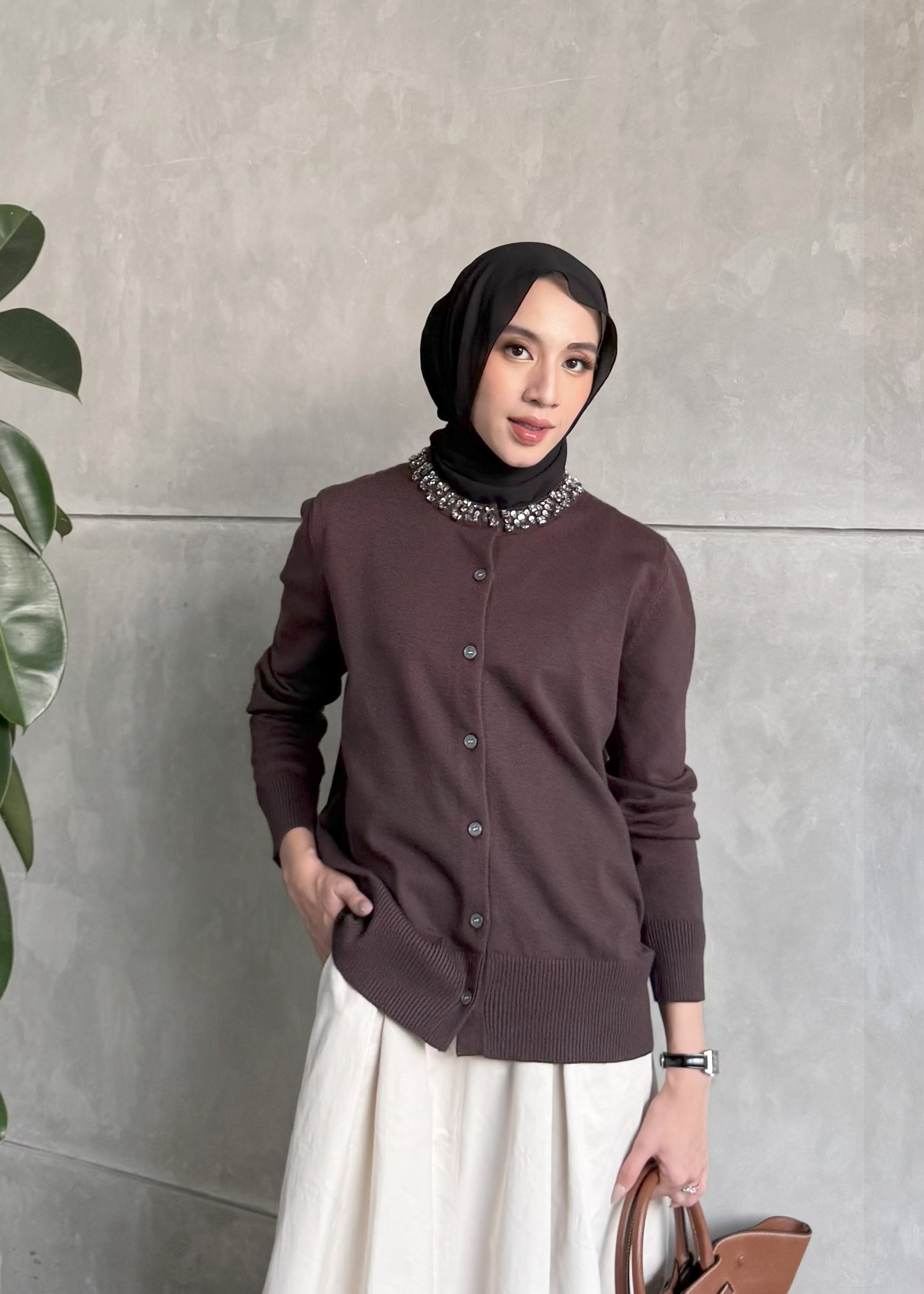 Blink Neck Cardy - Cardigan Stylish & Elegan dengan Aksen Blink