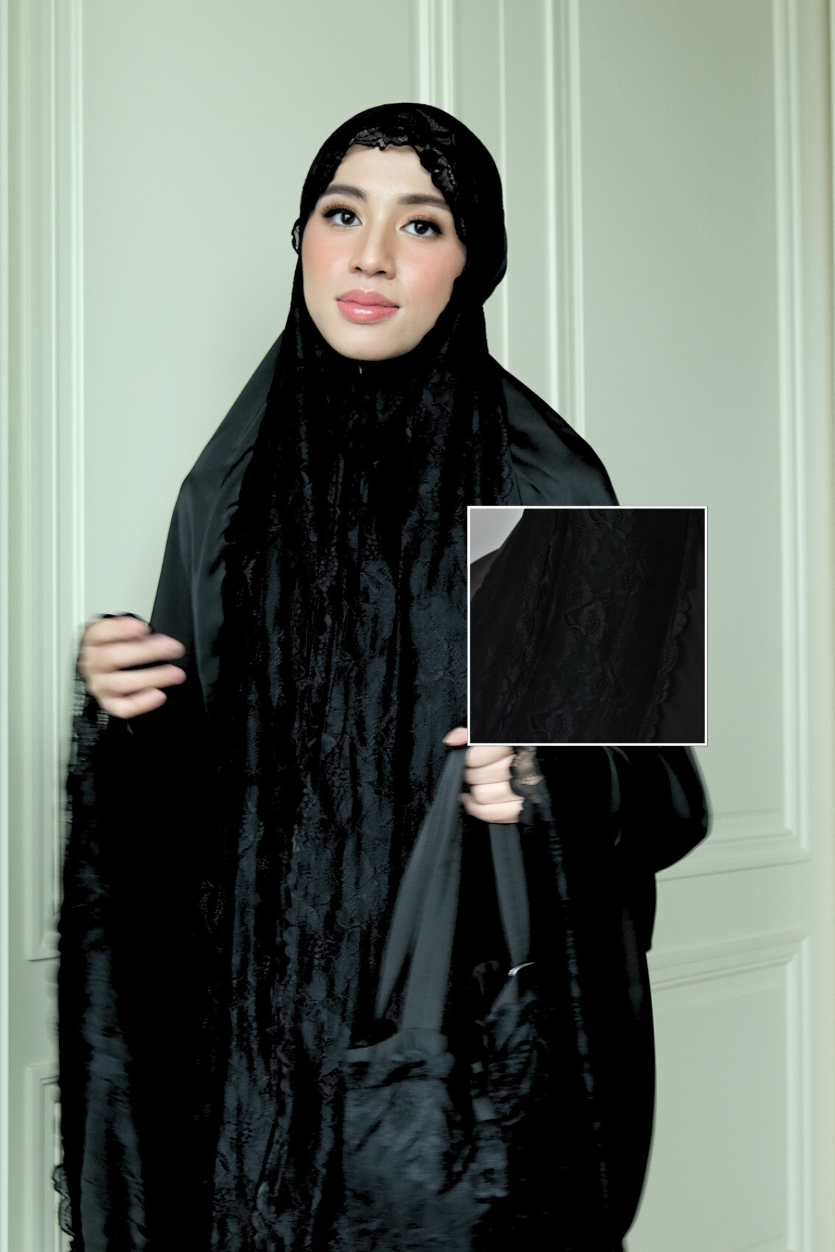 Zahra Mukena - Black - Mukena Renda Bahan Armany Silk