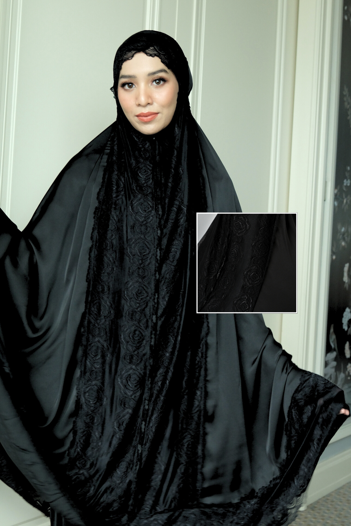 Zahra Mukena - Black - Mukena Renda Bahan Armany Silk