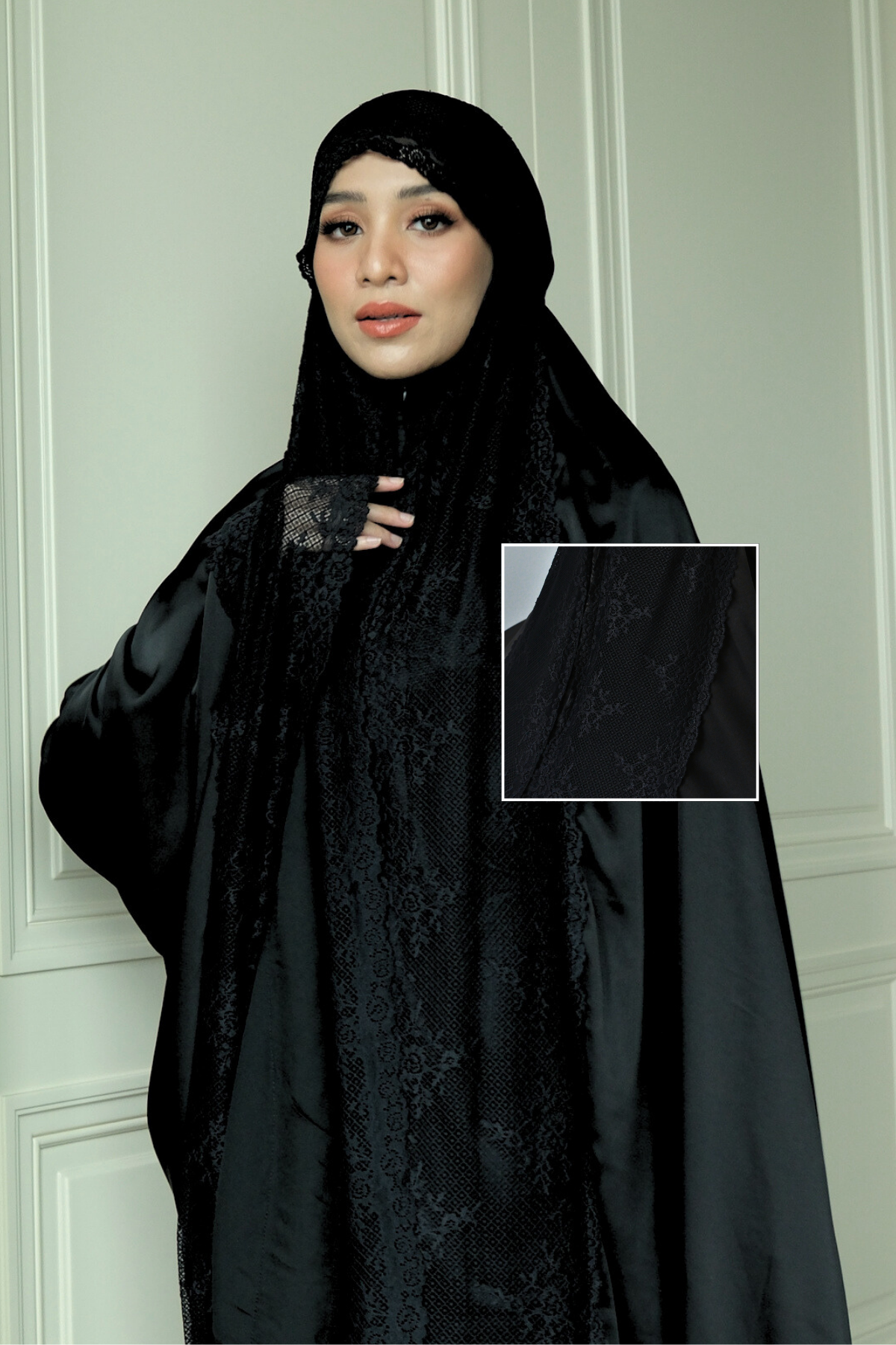 Zahra Mukena - Black - Mukena Renda Bahan Armany Silk