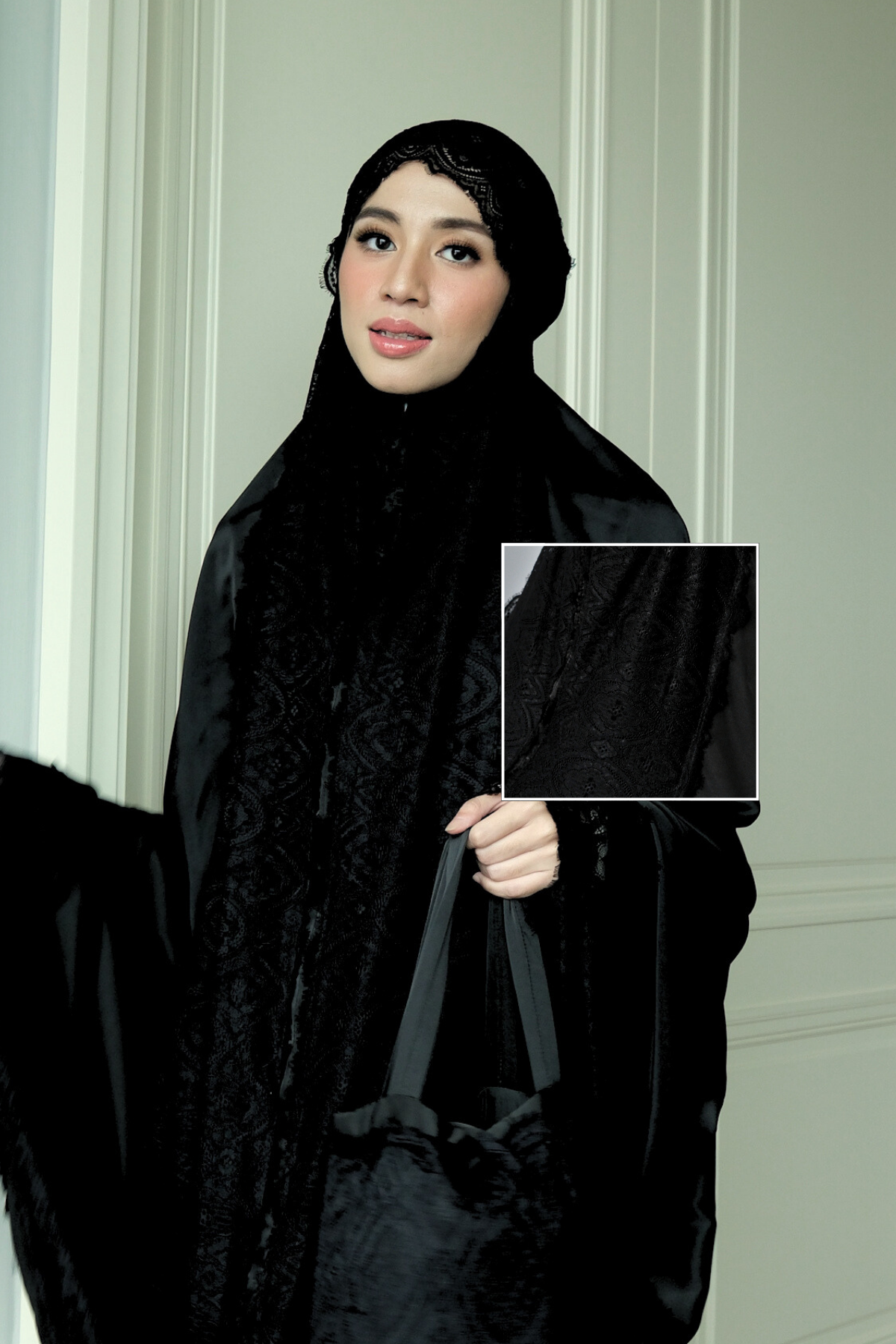 Zahra Mukena - Black - Mukena Renda Bahan Armany Silk