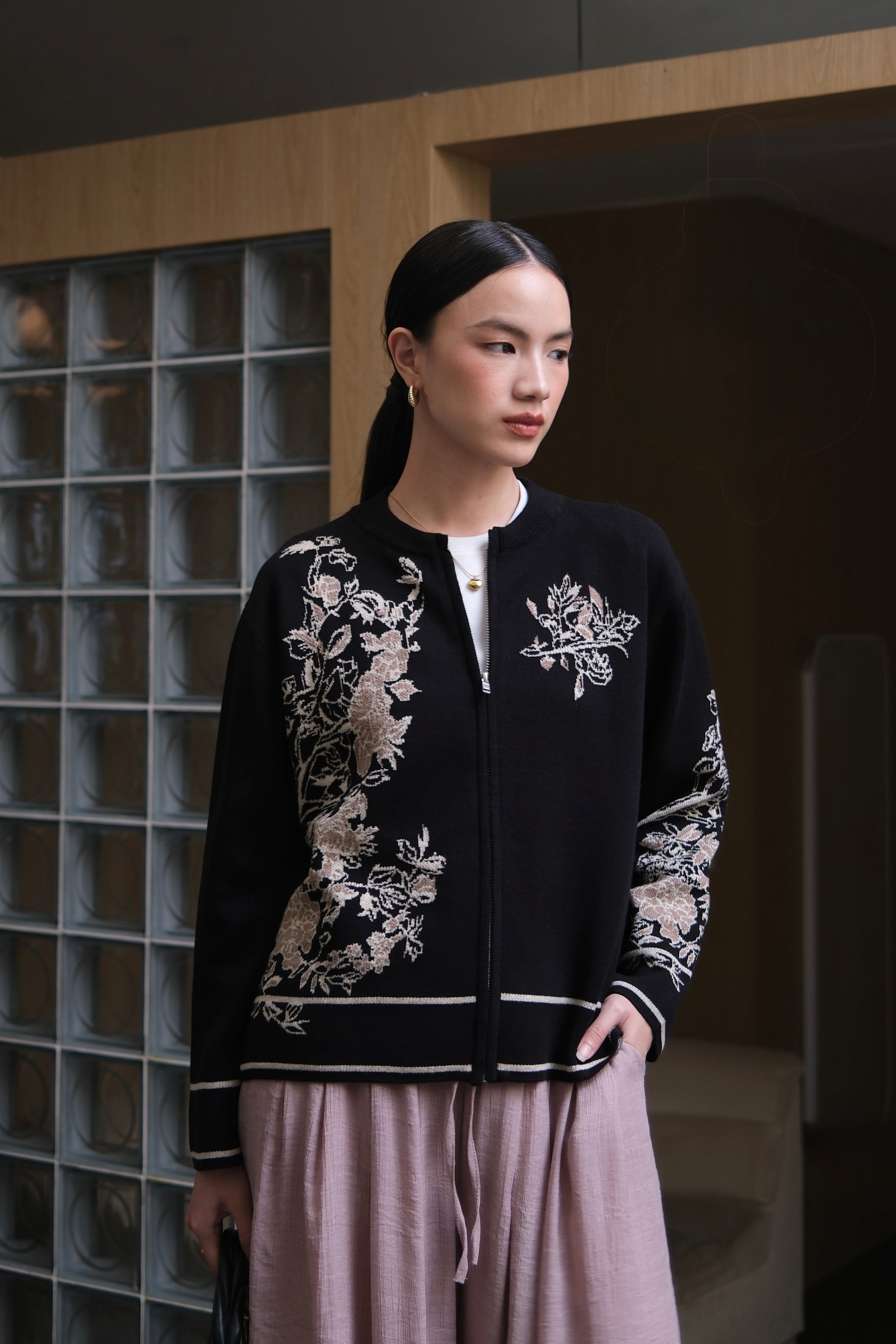 Botanica Knit Cardy - Outerwear Rajut Wanita Model Round Neck Floral Style
