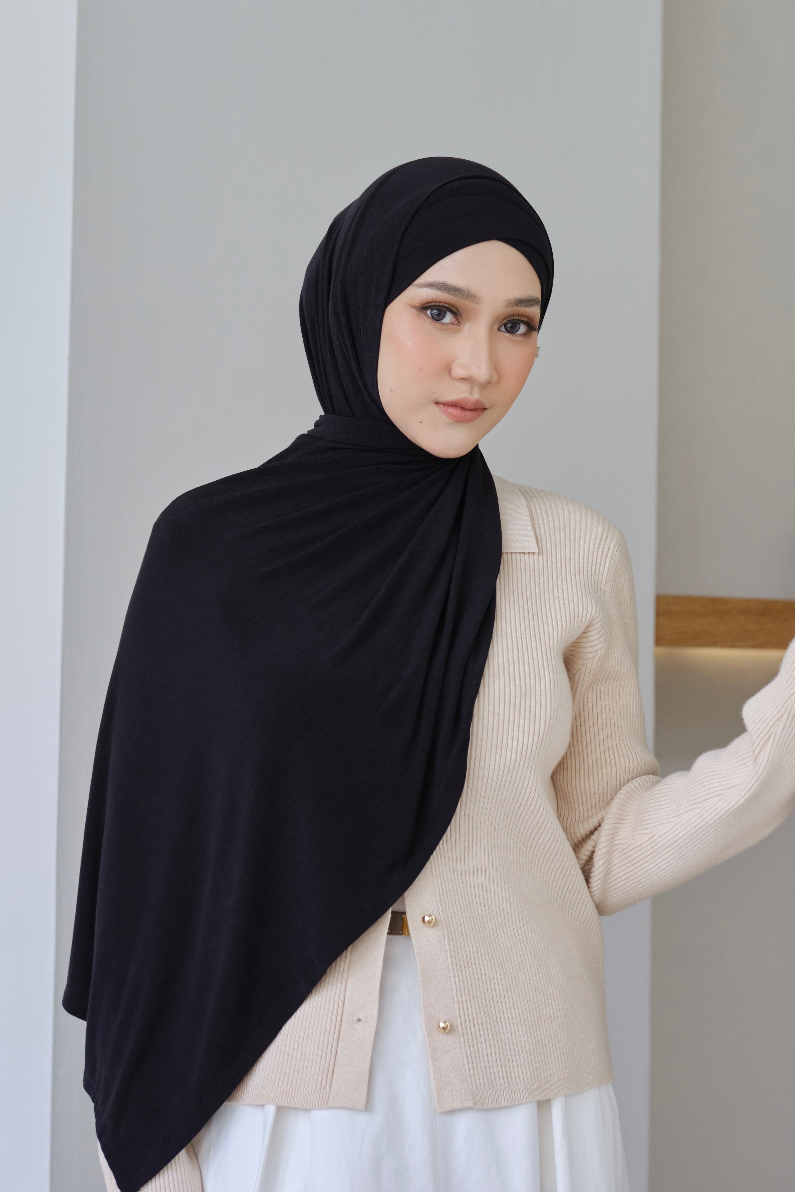 Ayla Instan Shawl - Black - Hijab Shawl Instan Bahan Rayon Tancel Spandex GG - AC3000060