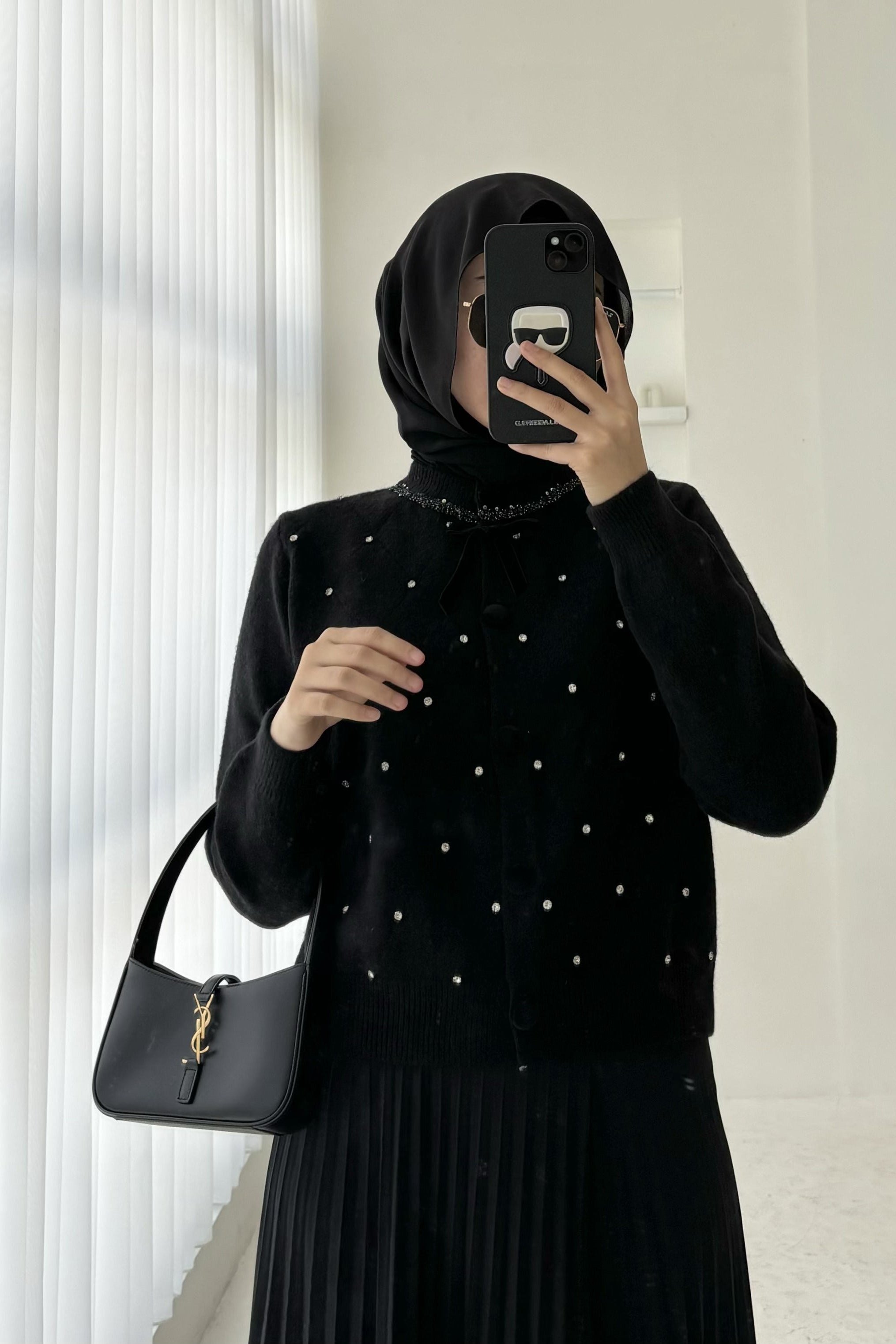Yuri Cardy - Cardigan Wanita Mute Dan Kancing Hidup