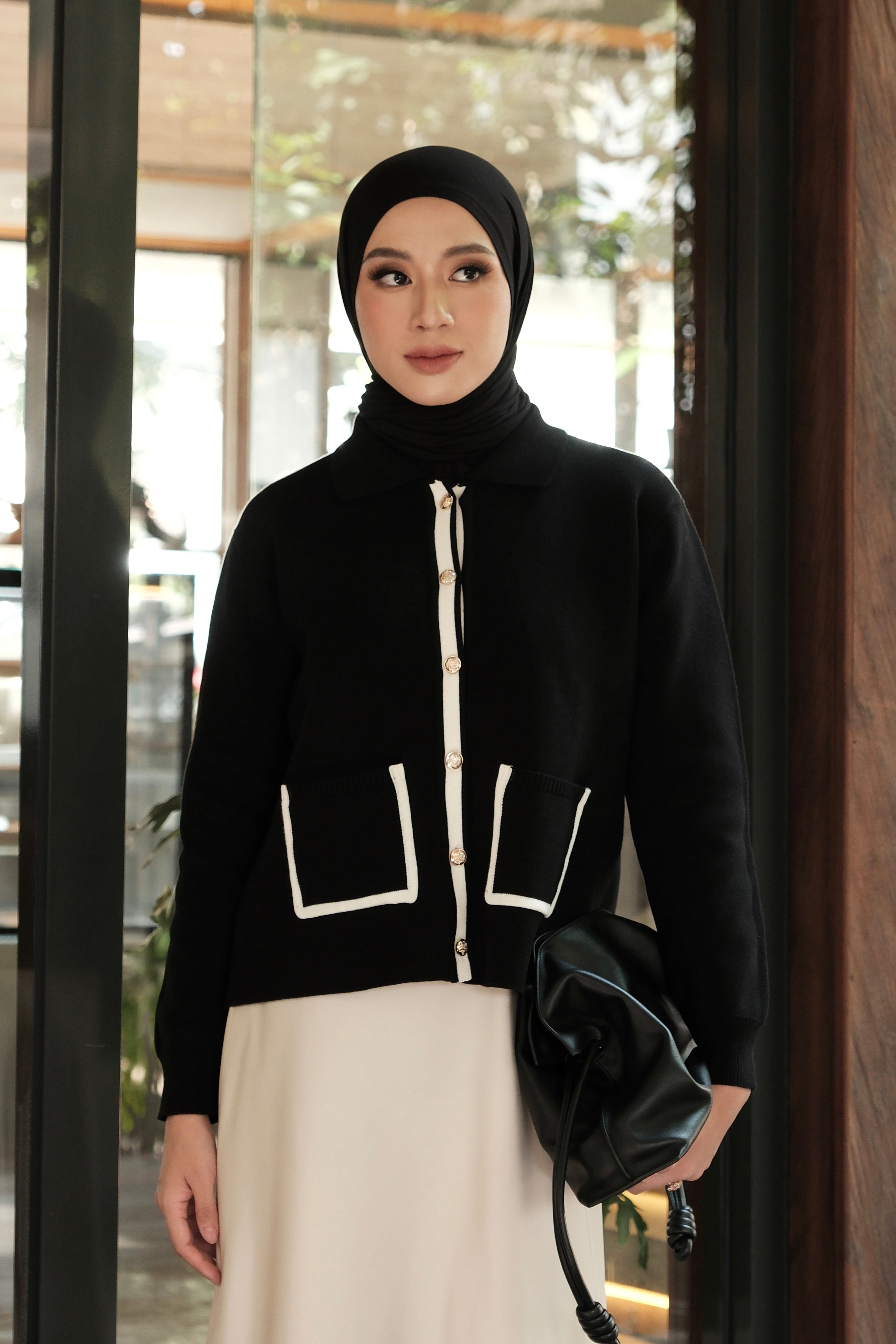Emma Cardy - Cardigan Berkancing Wanita Bahan Knit Aksen Garis